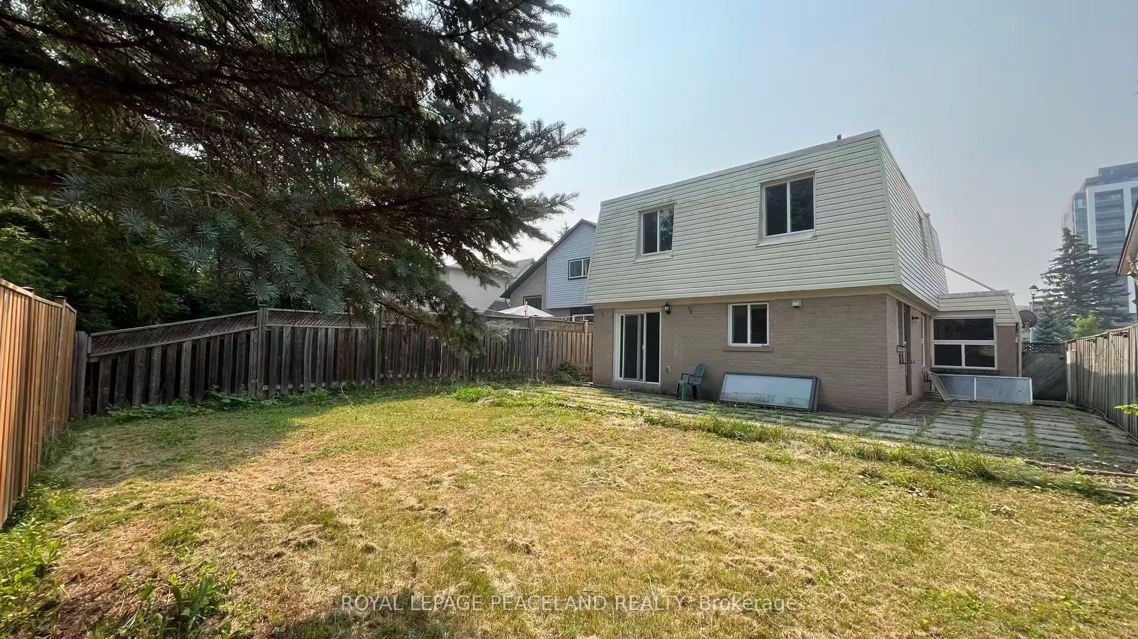 711 Irwin Crescent Property Photo 18