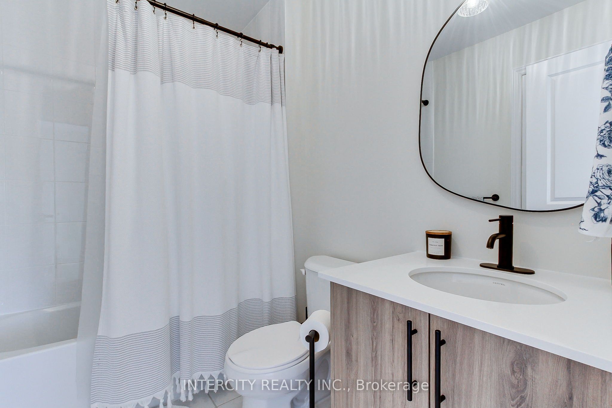 130 Blick Crescent Property Photo 14