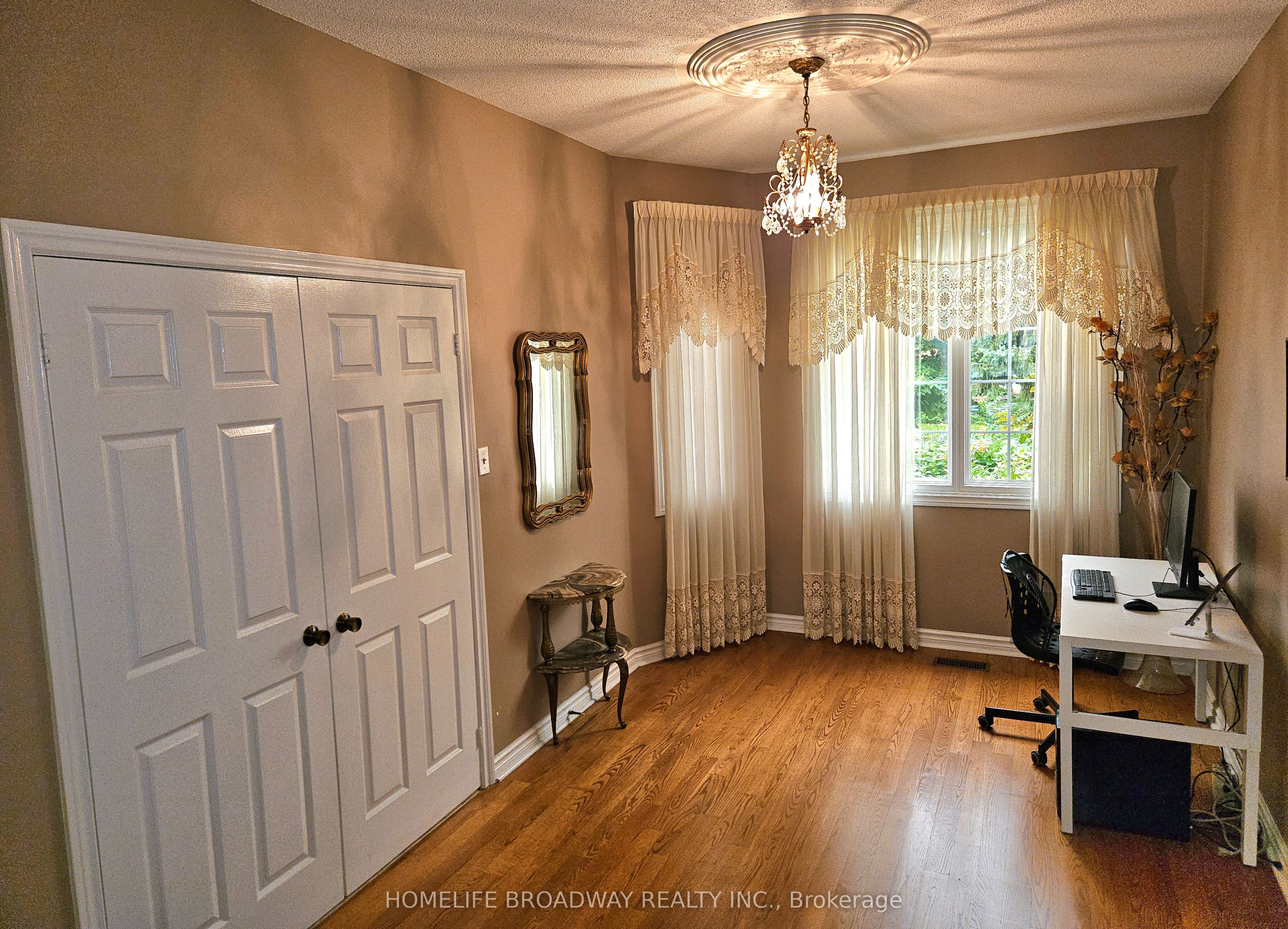 11 Perdue Court Property Photo 5
