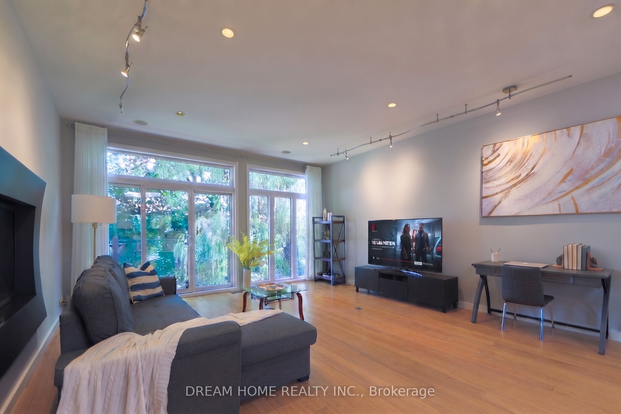 74 Lakeview Avenue Property Photo 6