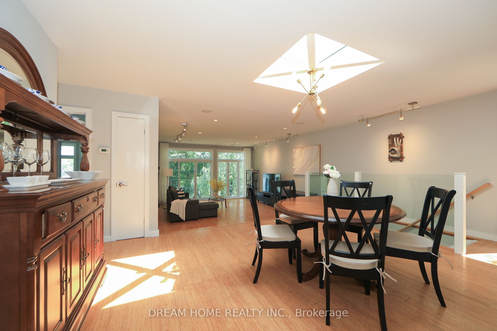 74 Lakeview Avenue Property Photo 7