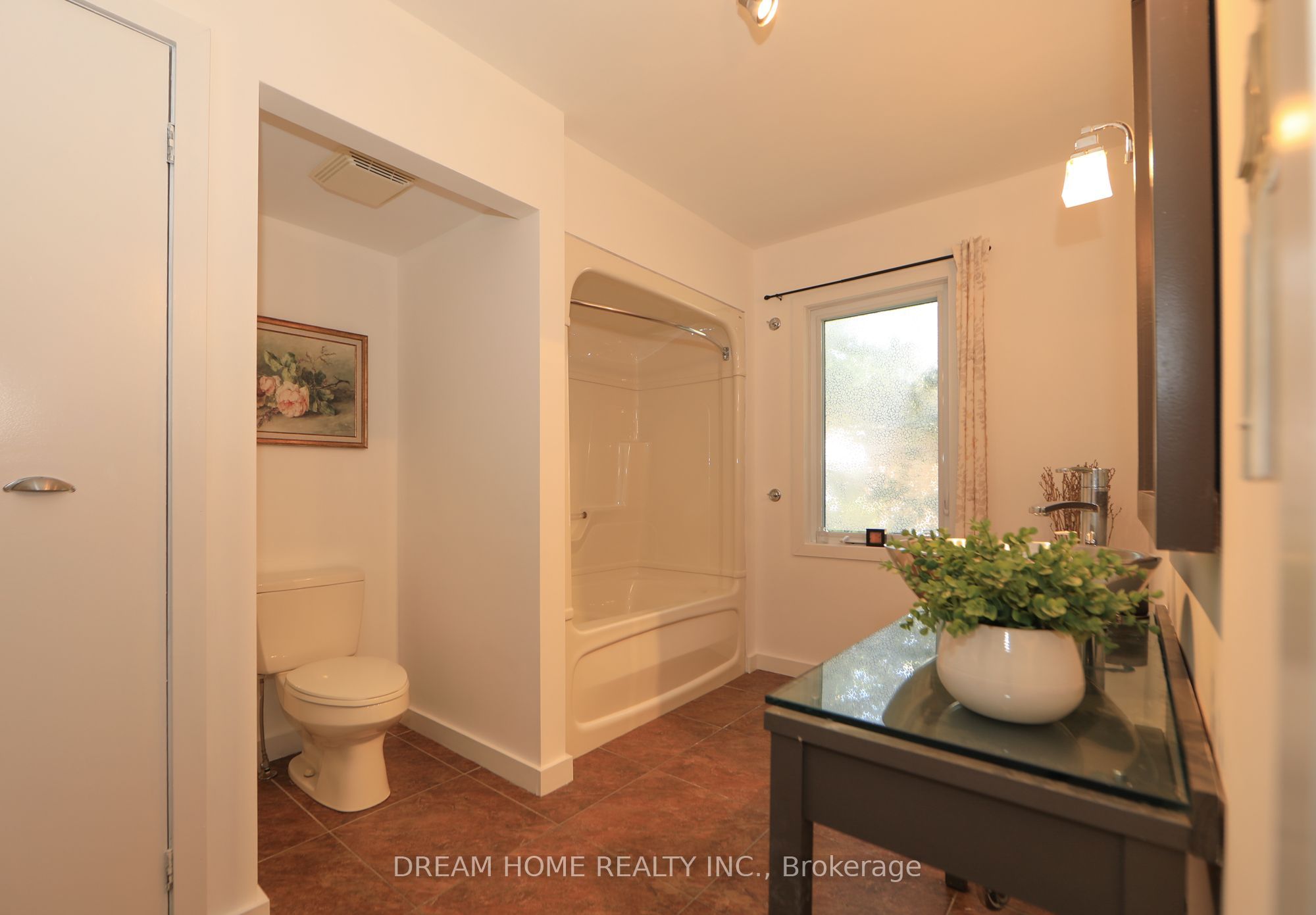 74 Lakeview Avenue Property Photo 20