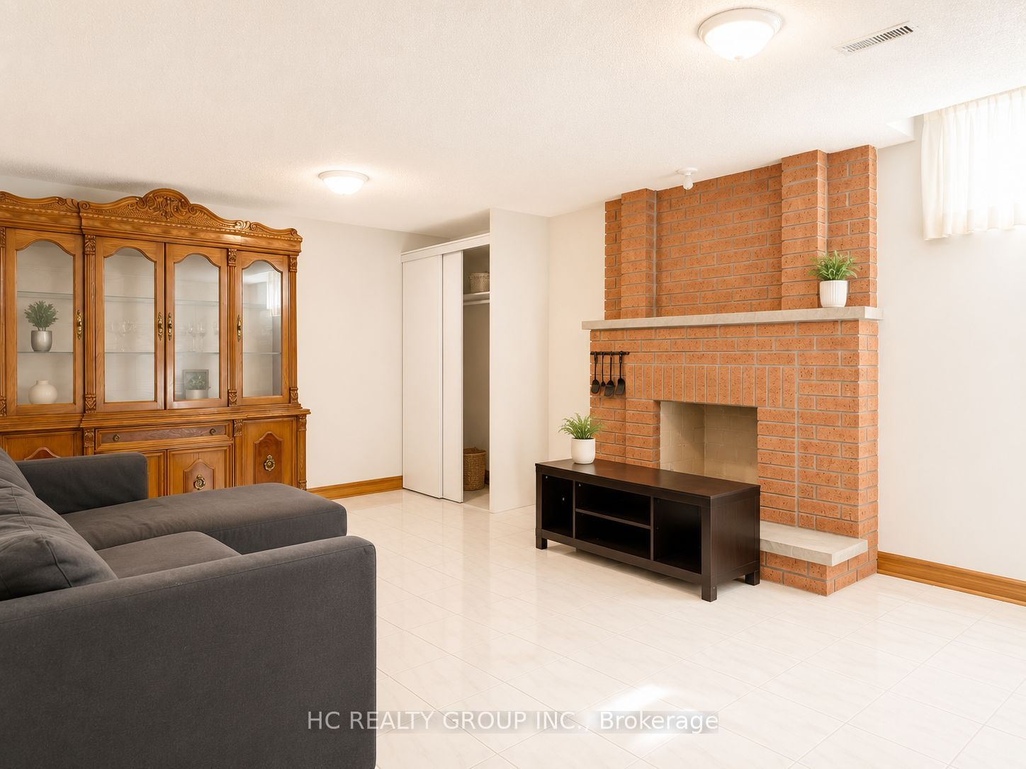 63 Santa Barbara Place E Property Photo 6
