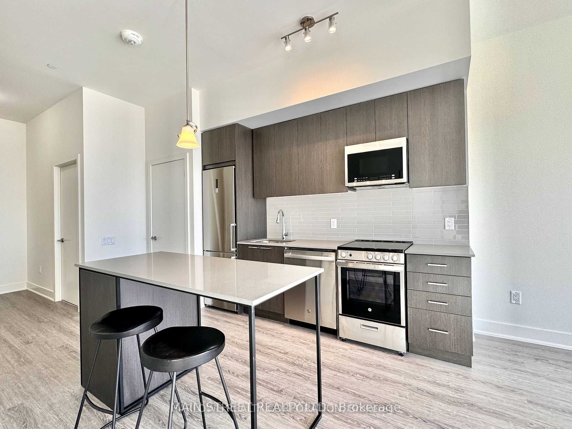185 Deerfield Road Ph06 Property Photo 6