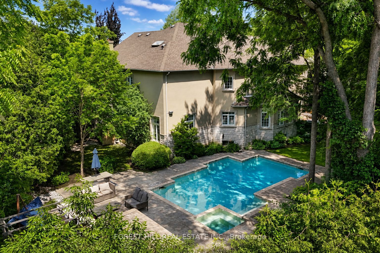 161 Renaissance Court Property Photo 3