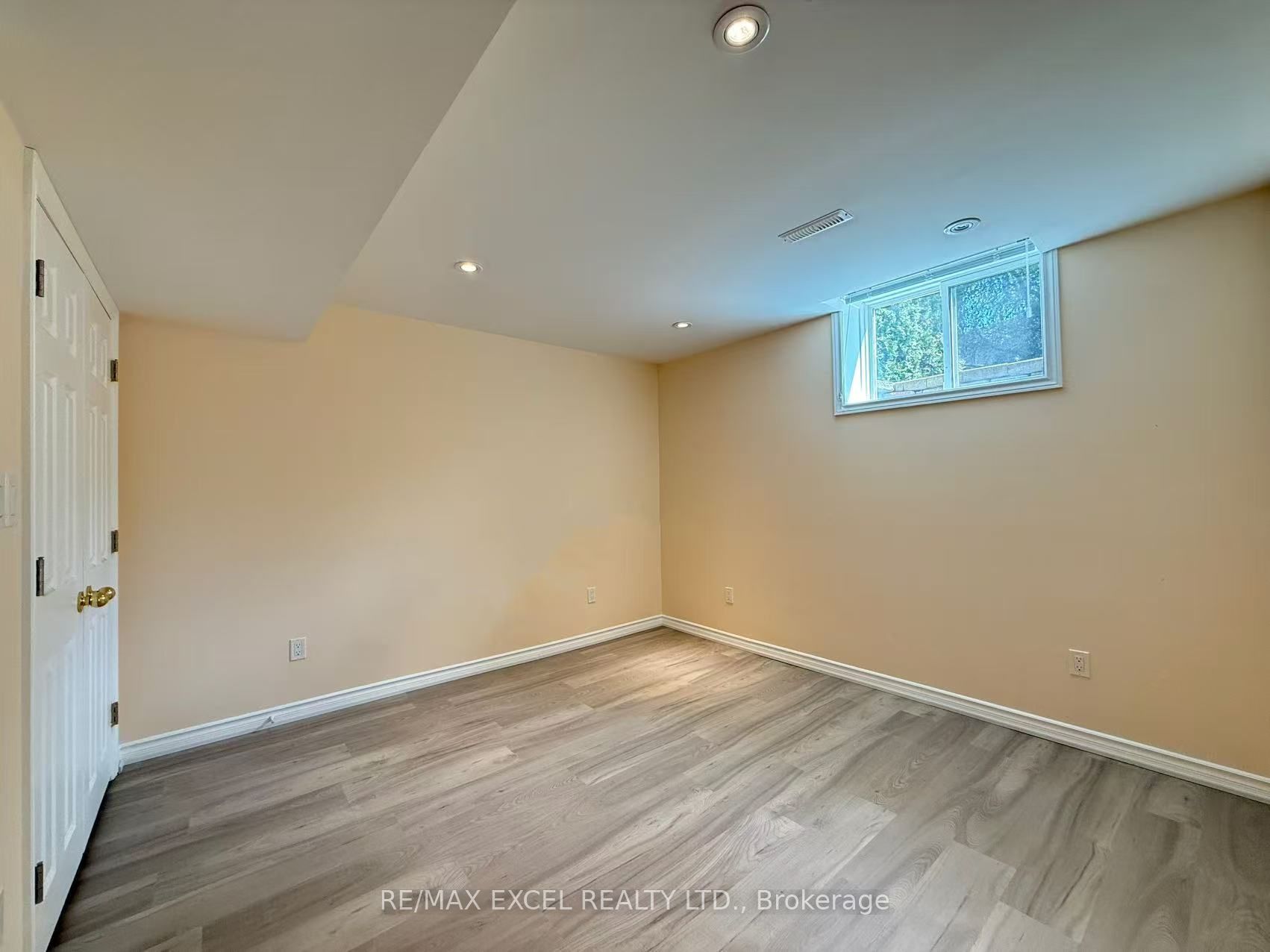 278 Ivy Jay Crescent Bsmt Property Photo 5