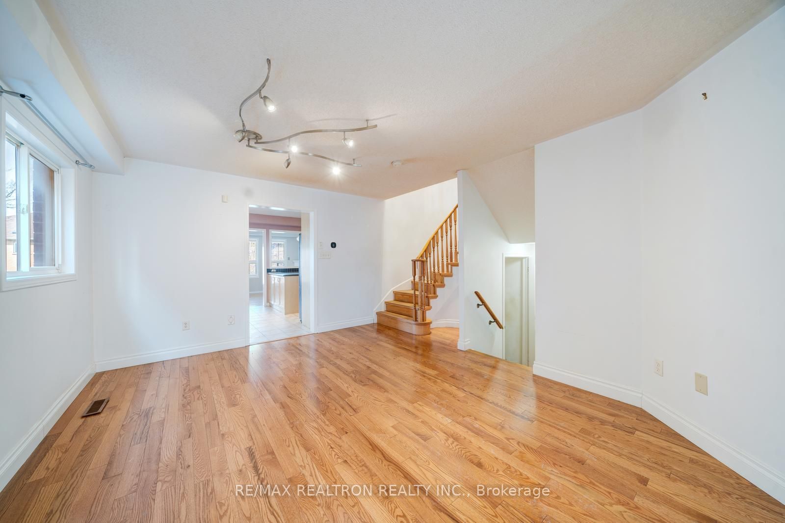 60 Harmony Road Property Photo 6