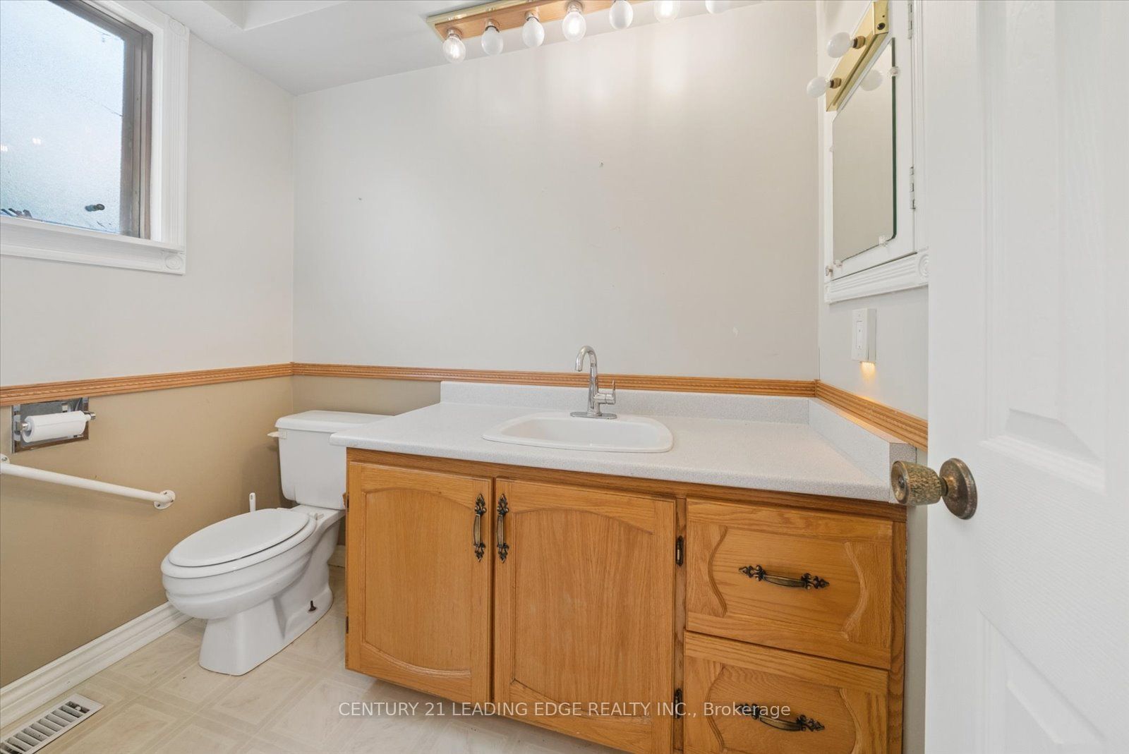 6 Thomas Kinnear Court Property Photo 16