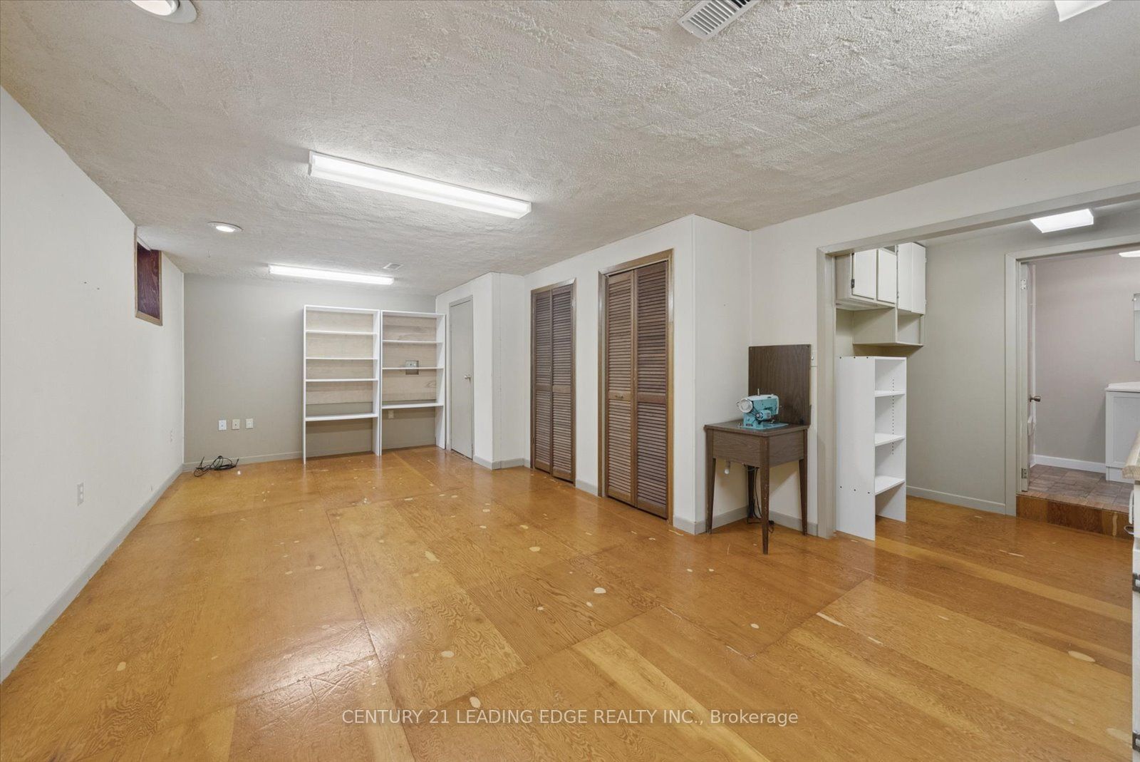 6 Thomas Kinnear Court Property Photo 39