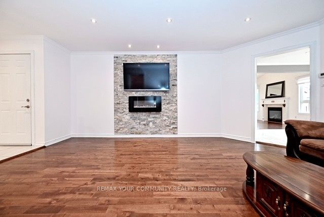 73 Laurendale Avenue Property Photo 6