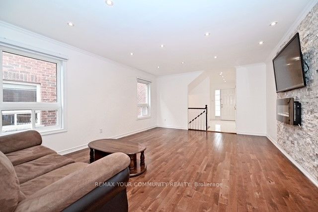 73 Laurendale Avenue Property Photo 8