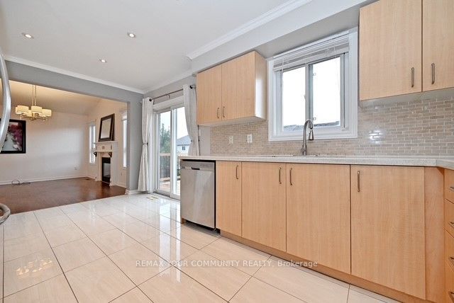 73 Laurendale Avenue Property Photo 13