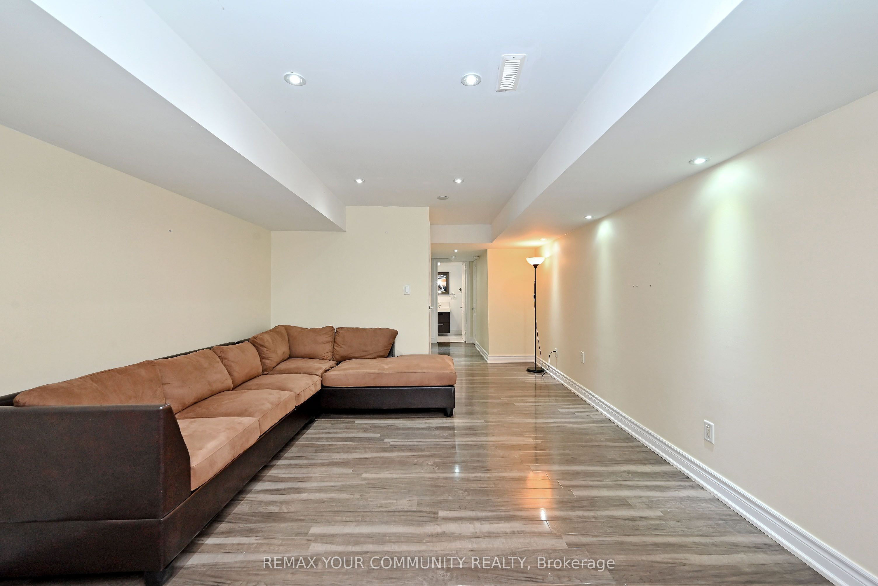 73 Laurendale Avenue Property Photo 27