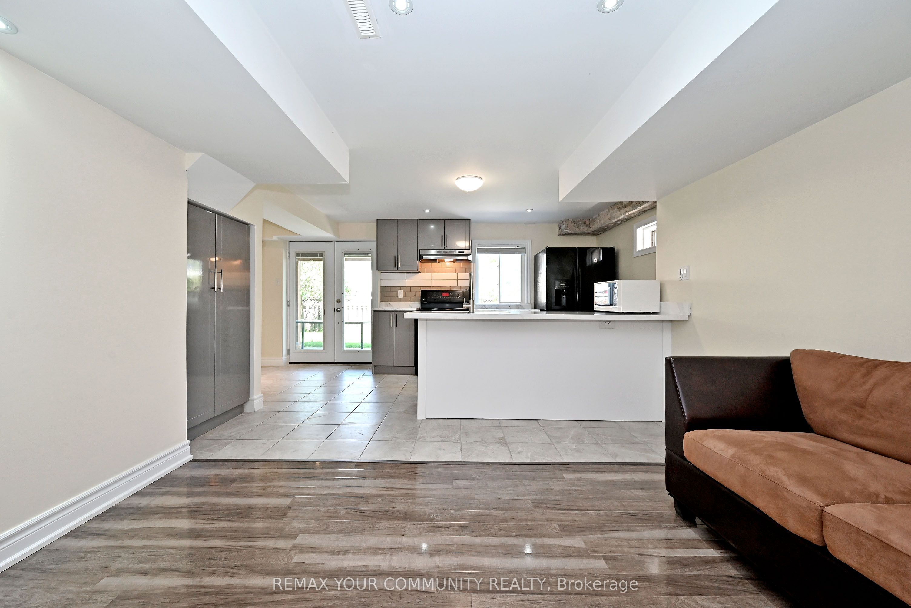 73 Laurendale Avenue Property Photo 30