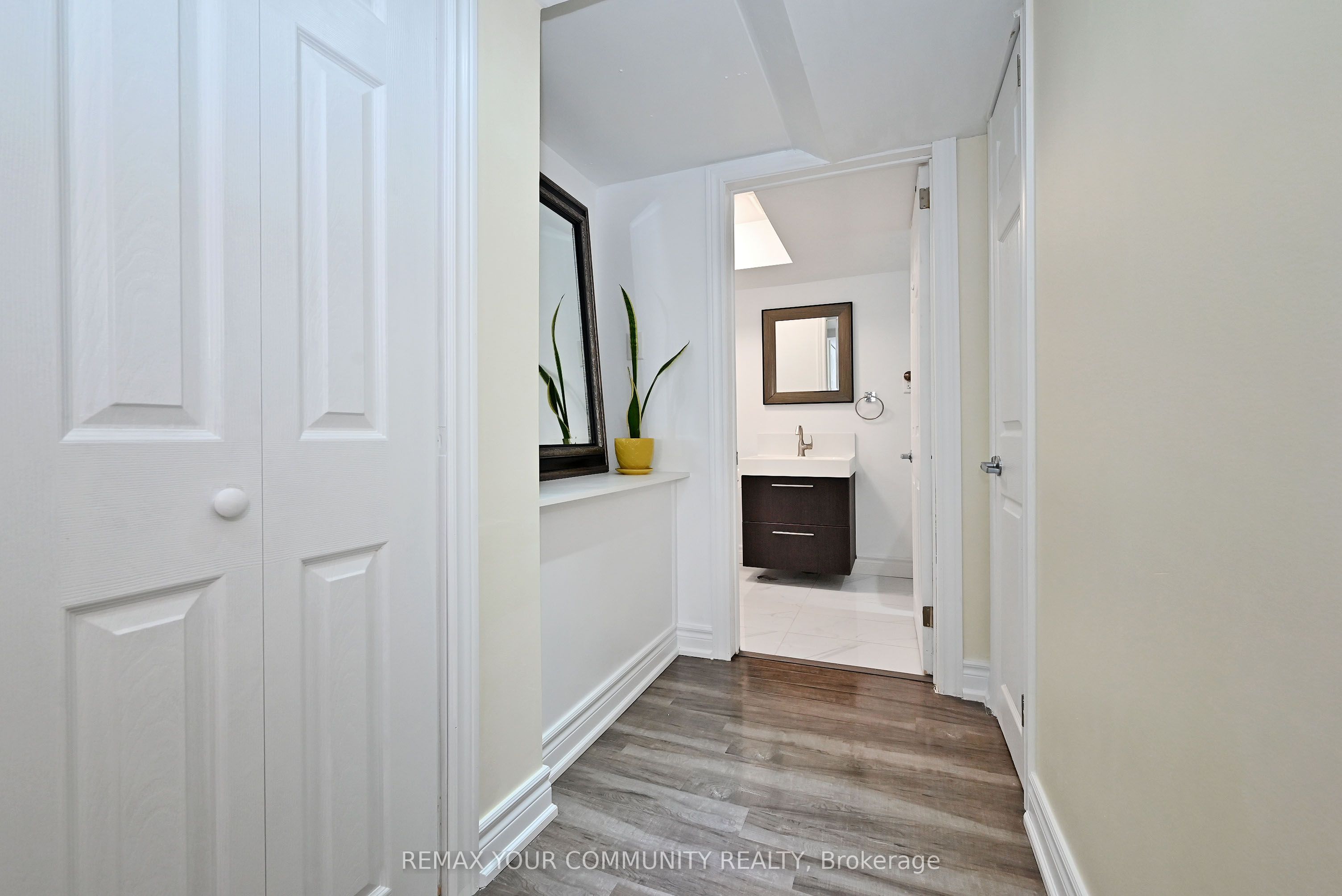 73 Laurendale Avenue Property Photo 32