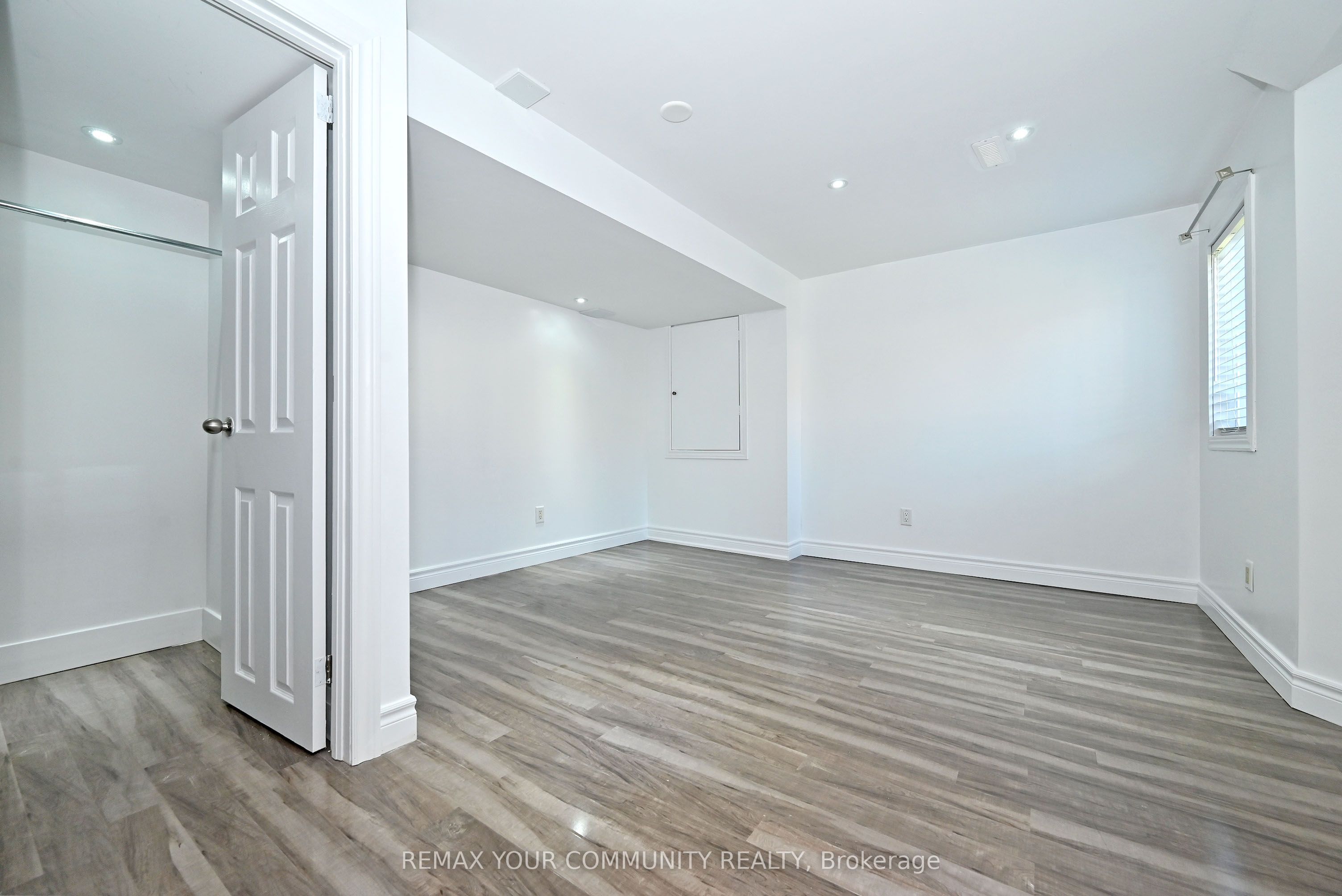 73 Laurendale Avenue Property Photo 34
