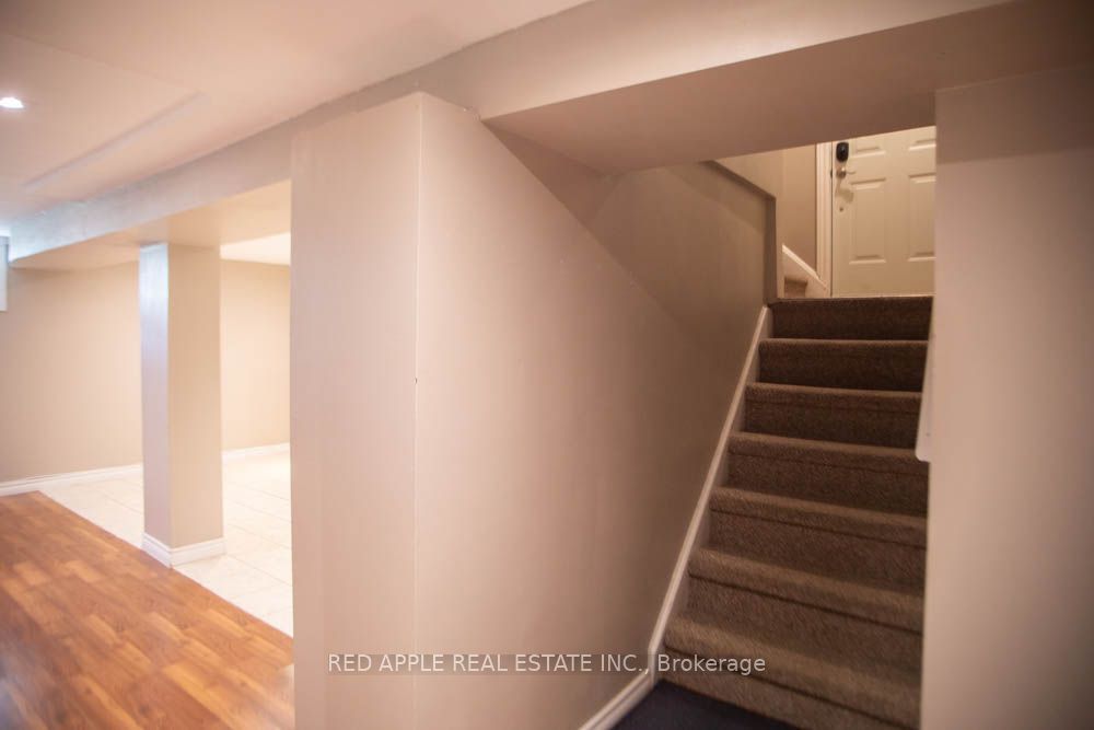 126 Longford Drive Property Photo 4