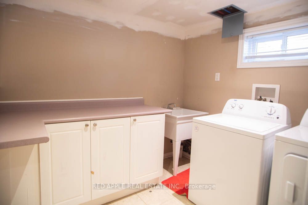 126 Longford Drive Property Photo 28