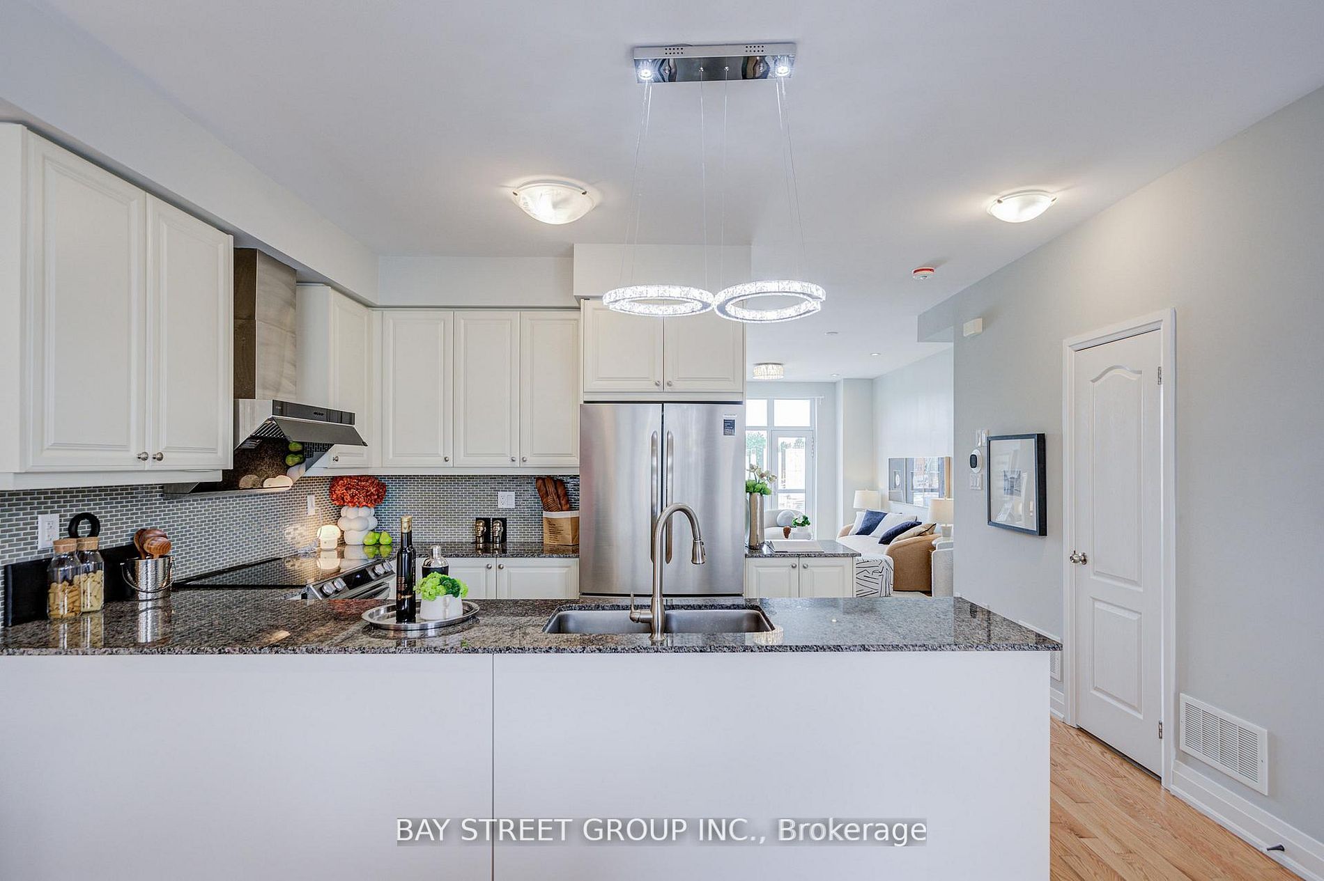 6 Teasel Way Property Photo 4