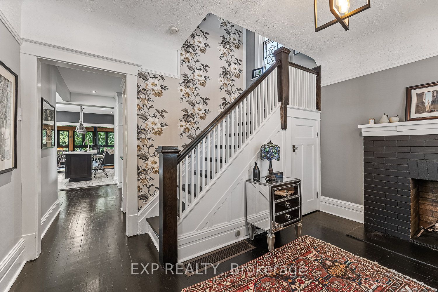 208 Lorne Avenue Property Photo 3