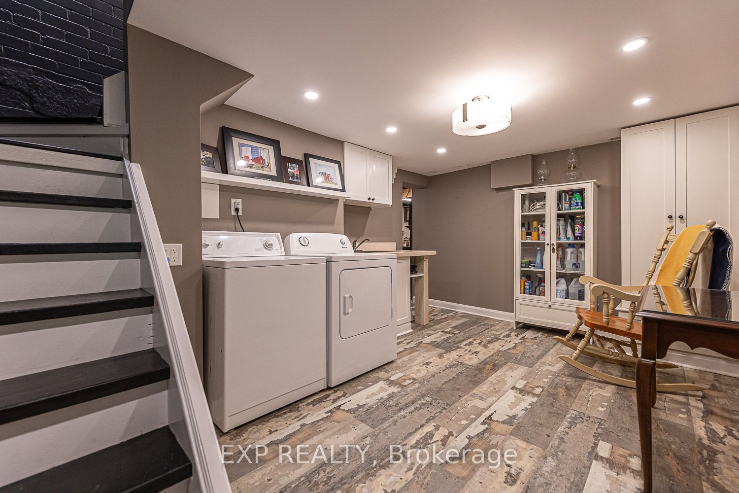 208 Lorne Avenue Property Photo 31