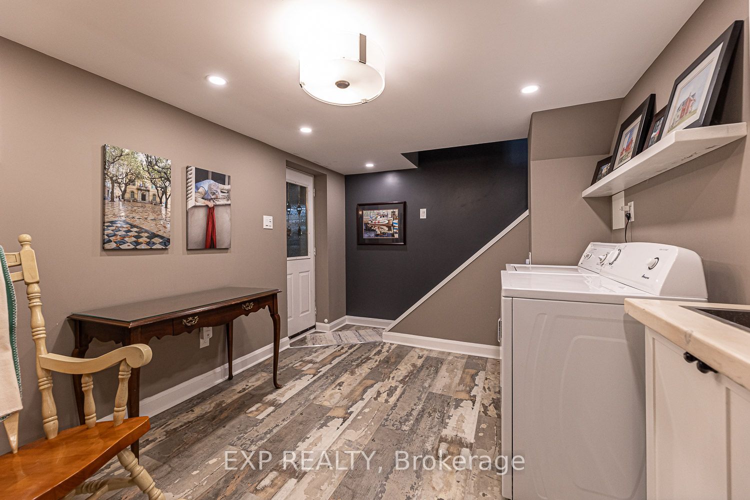 208 Lorne Avenue Property Photo 32