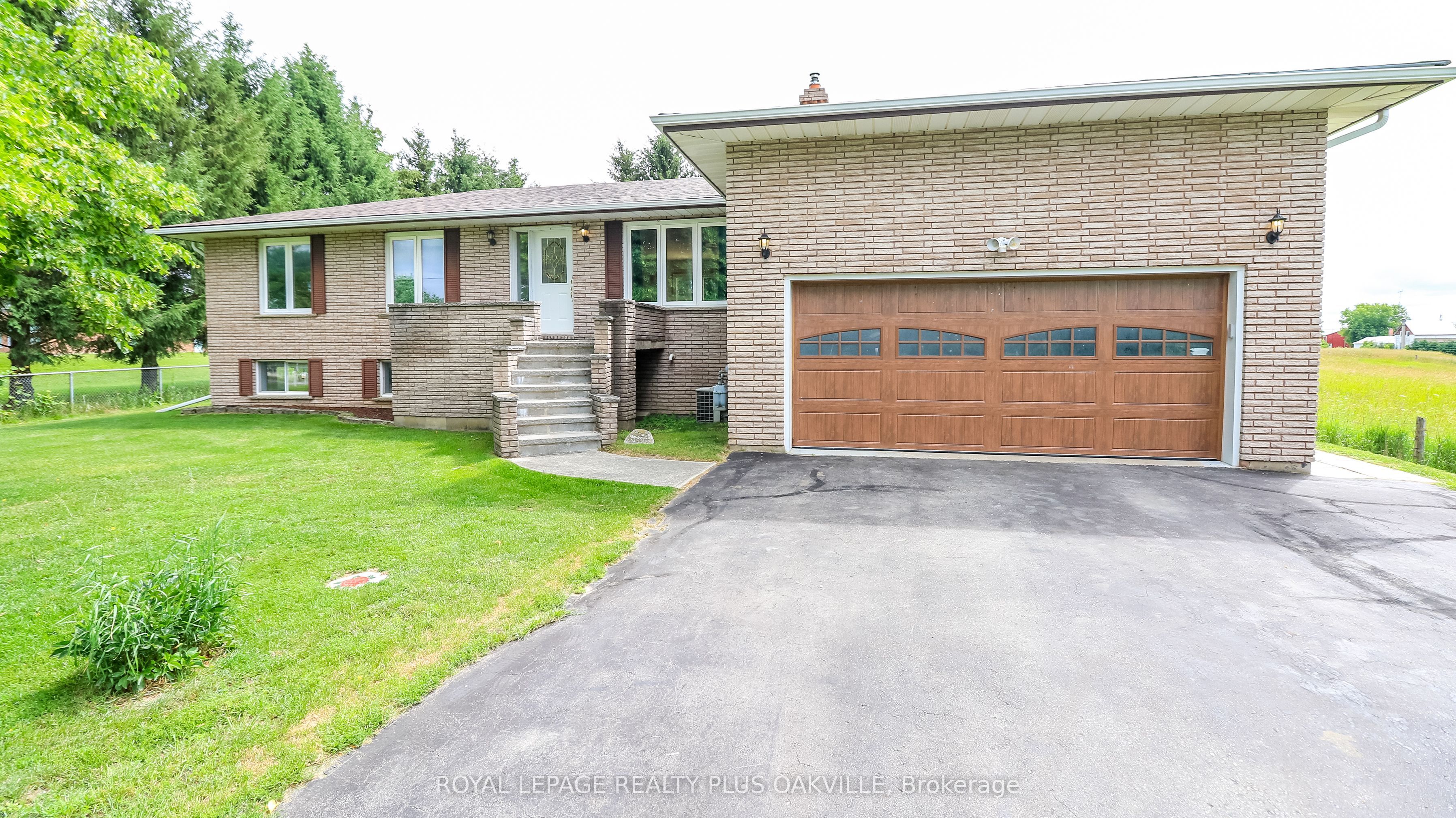 52 Denney Drive Property Photo 1