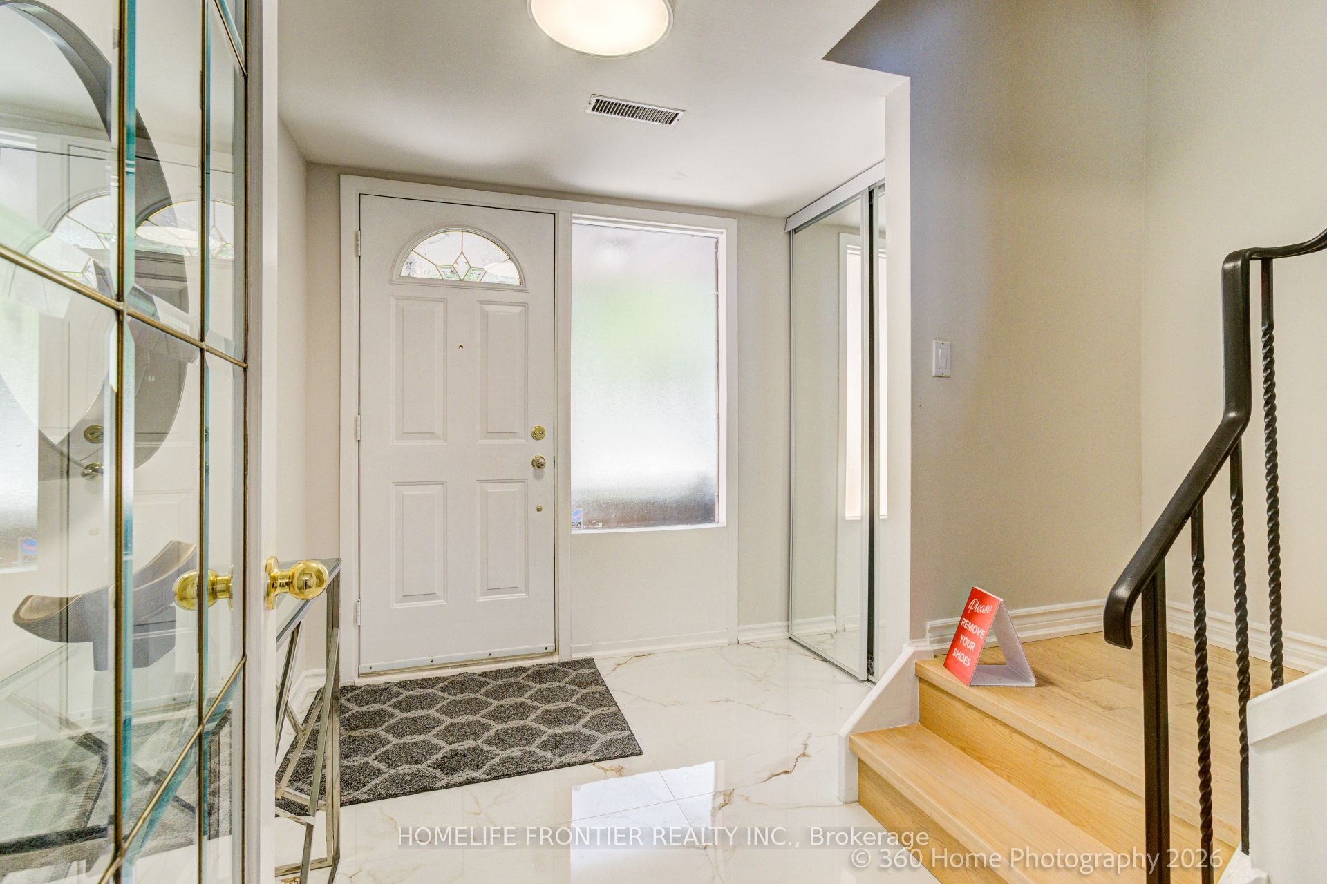 92 Poplar Crescent W Property Photo 6