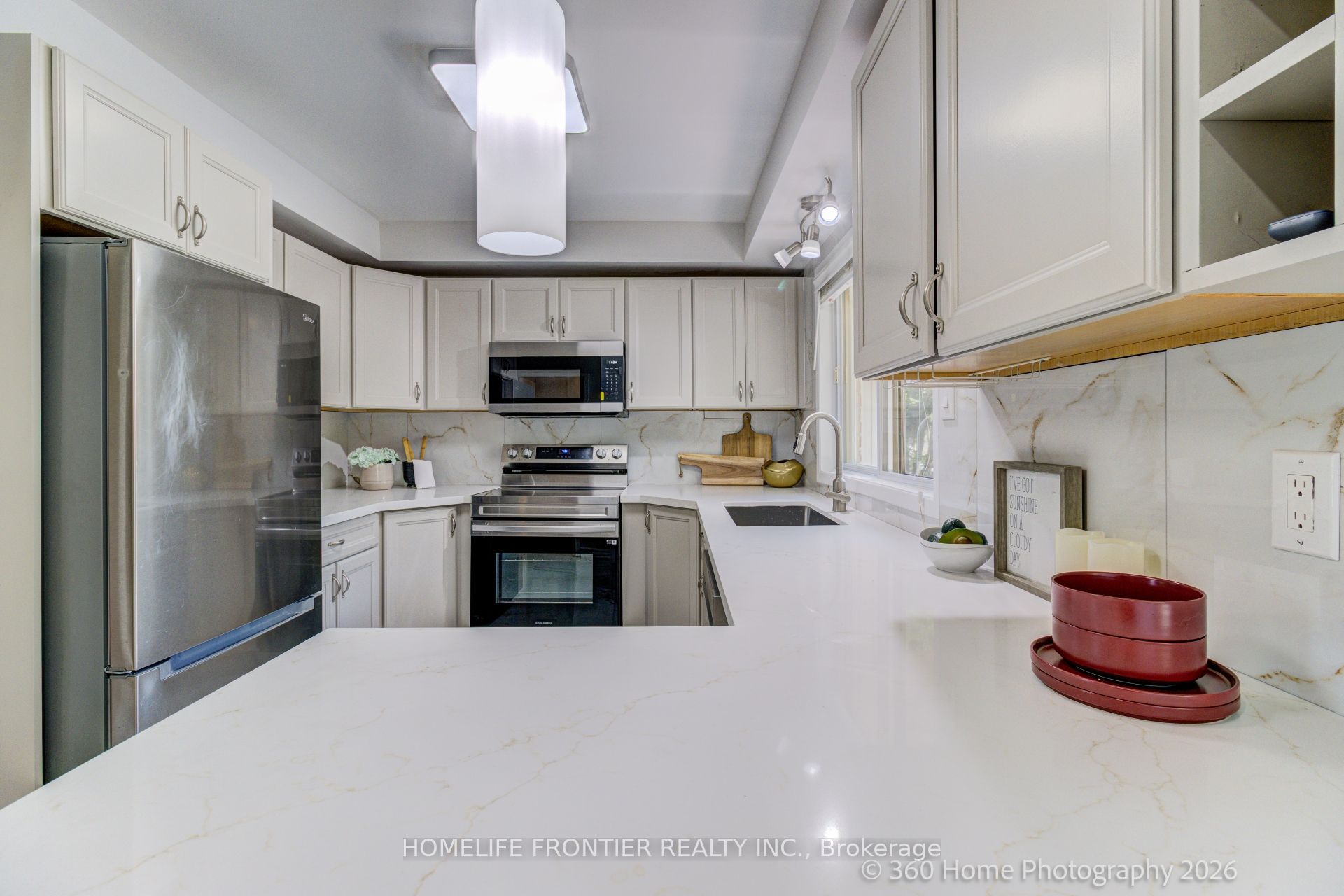 92 Poplar Crescent W Property Photo 9