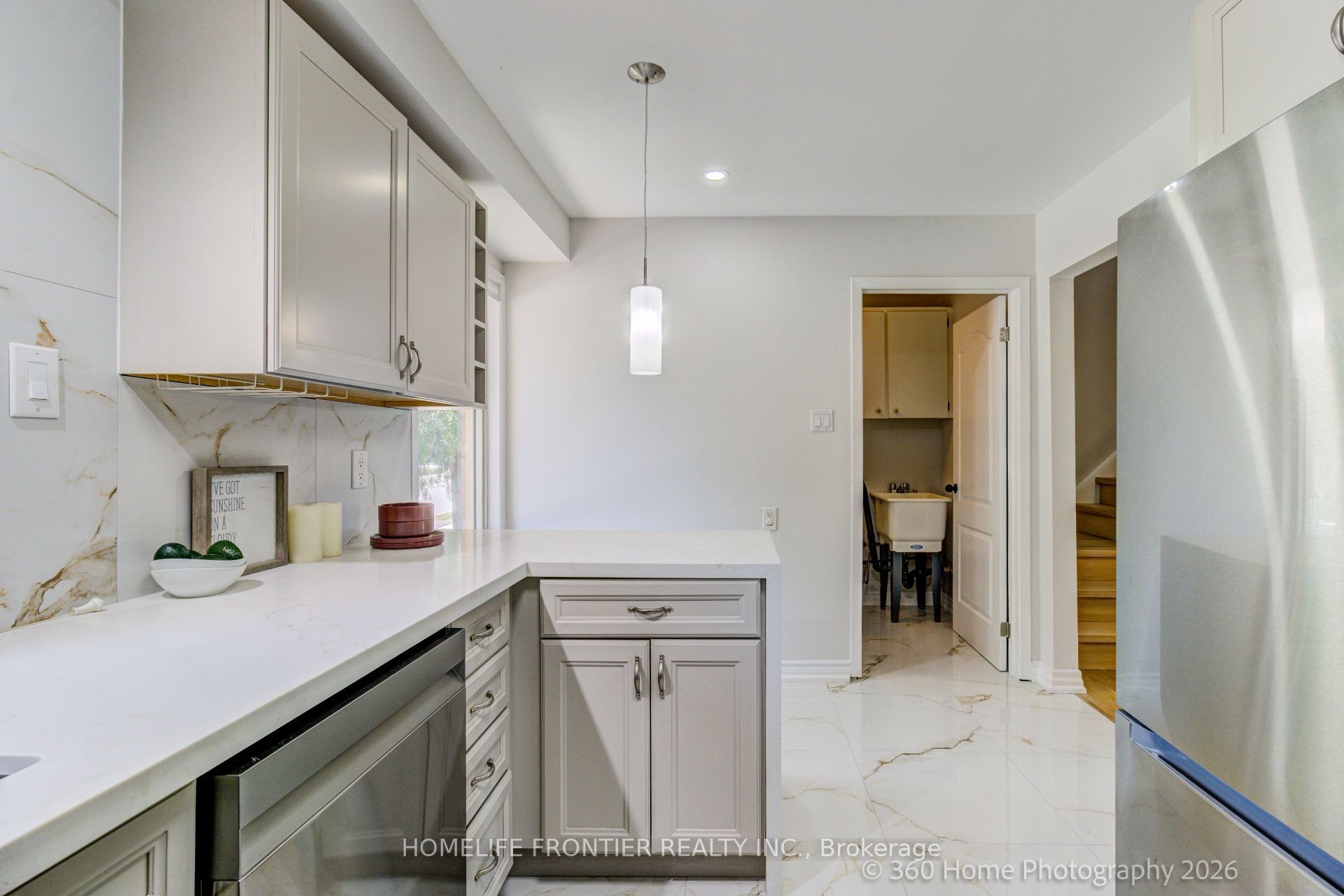 92 Poplar Crescent W Property Photo 10