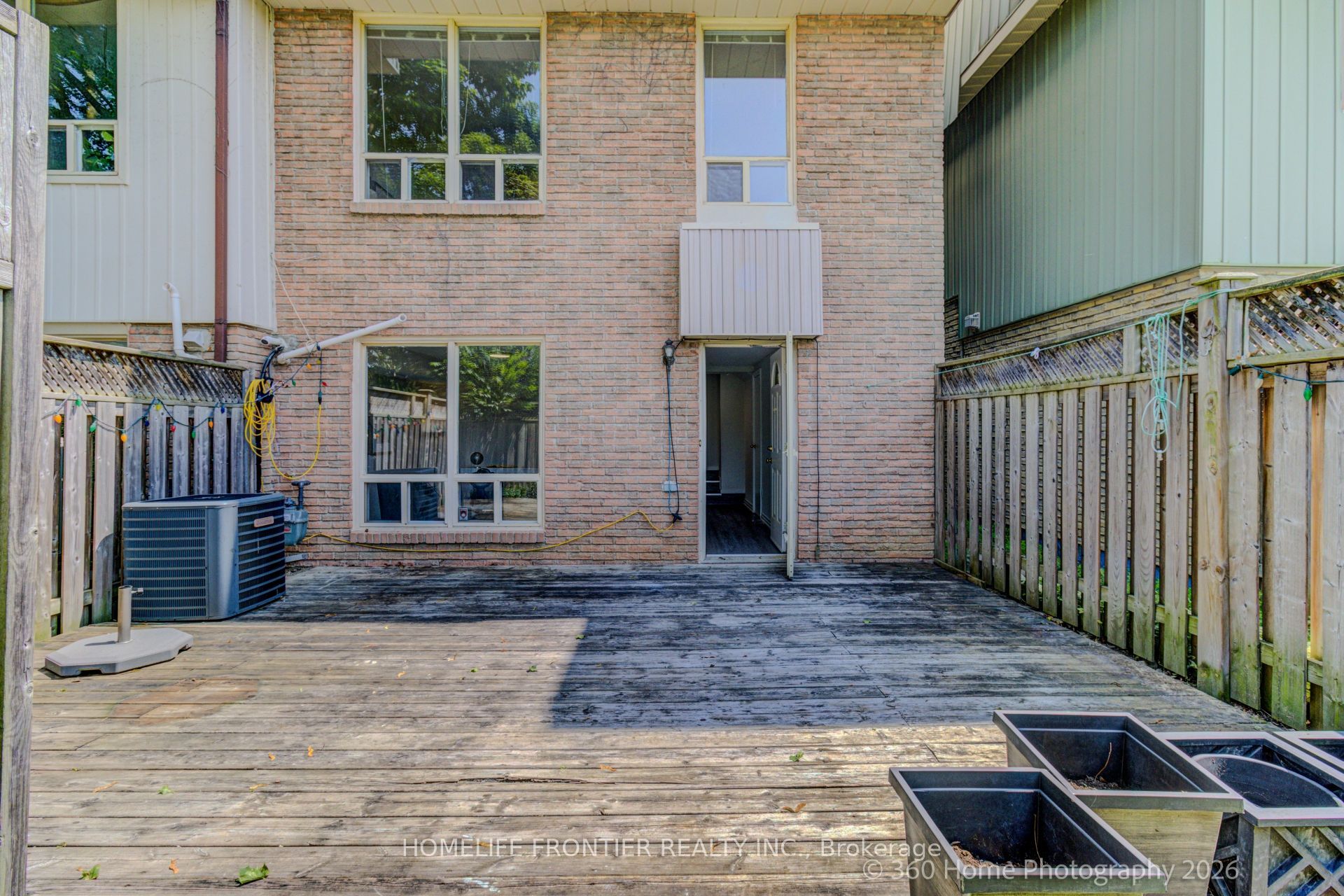 92 Poplar Crescent W Property Photo 28