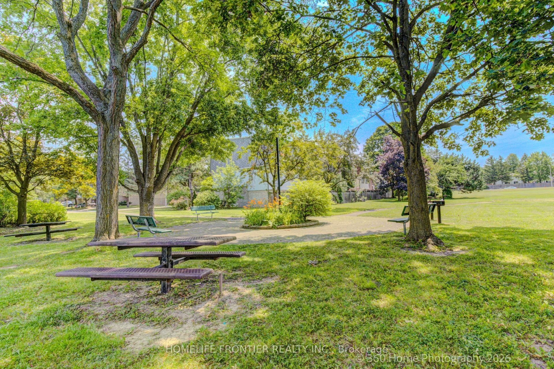 92 Poplar Crescent W Property Photo 34