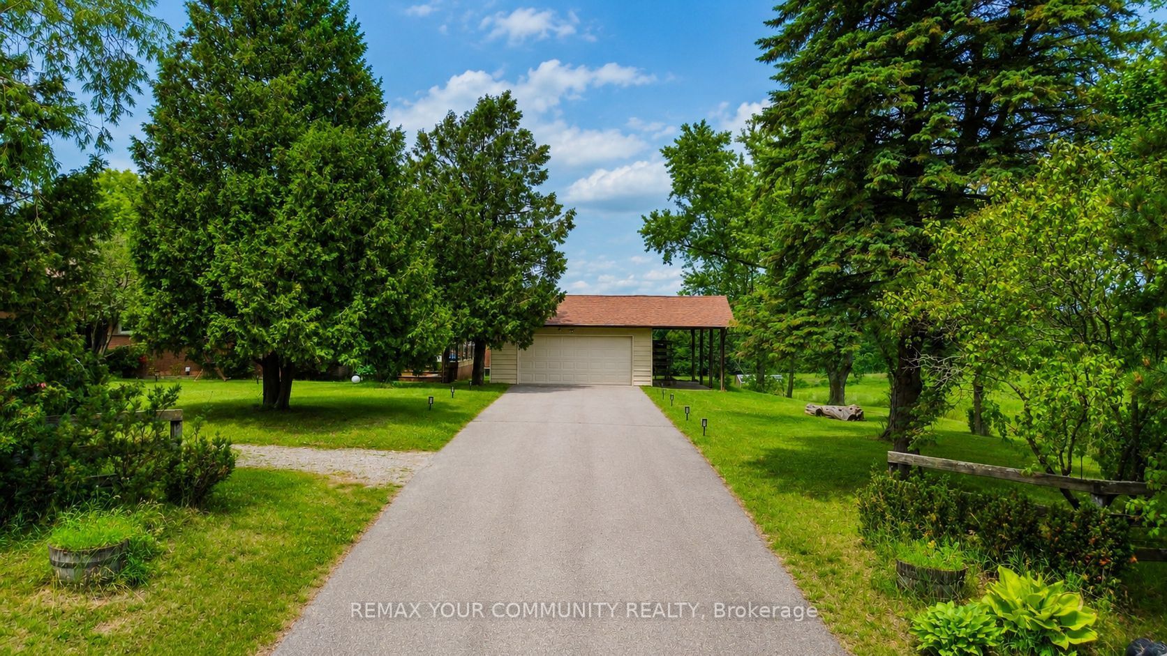 2950 17th Side Road Property Photo 3