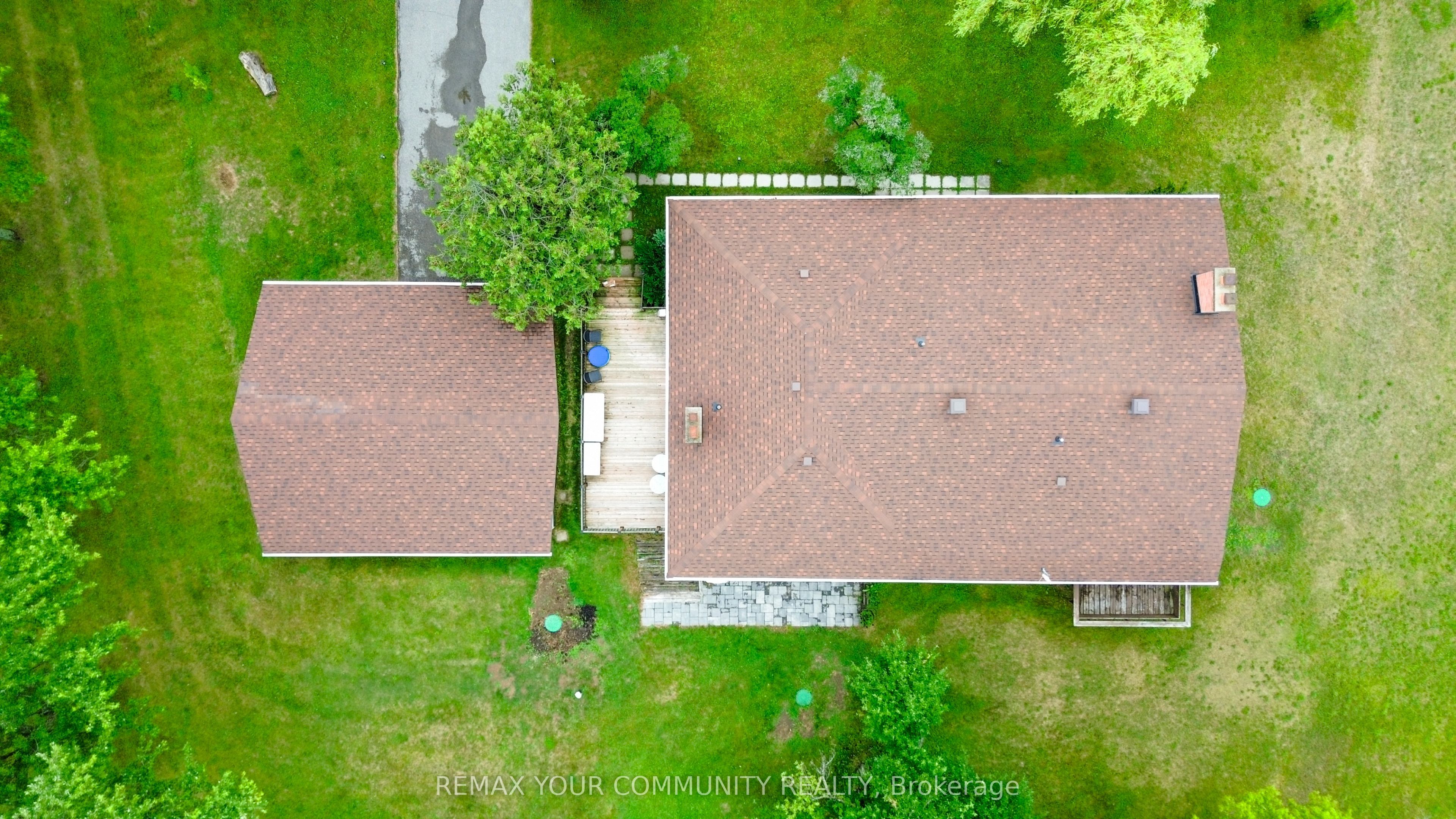 2950 17th Side Road Property Photo 4