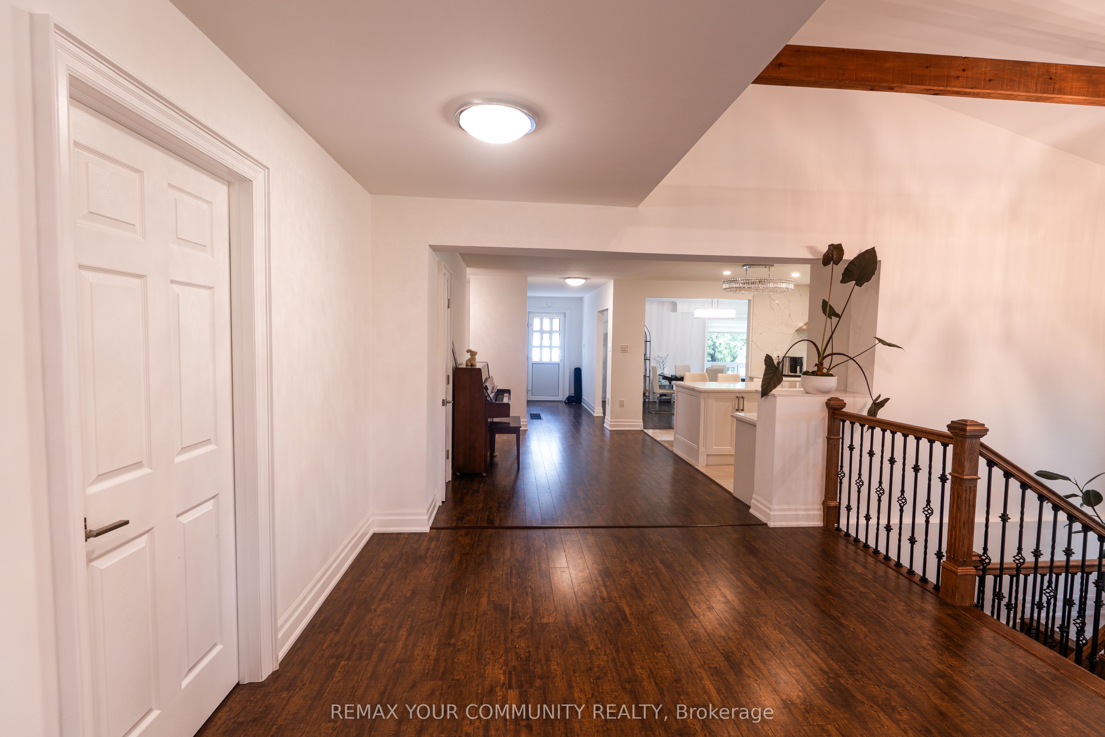 2950 17th Side Road Property Photo 10