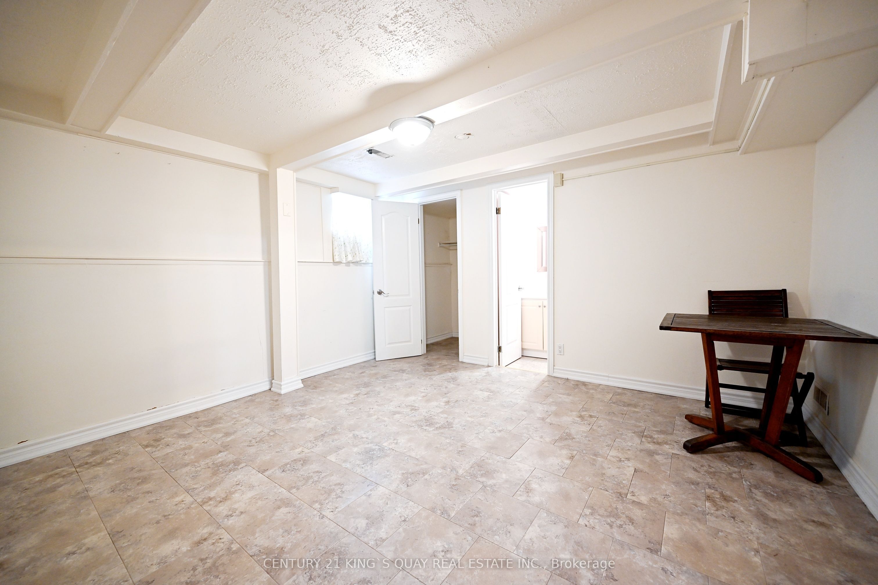 2 Robinson Street Property Photo 31