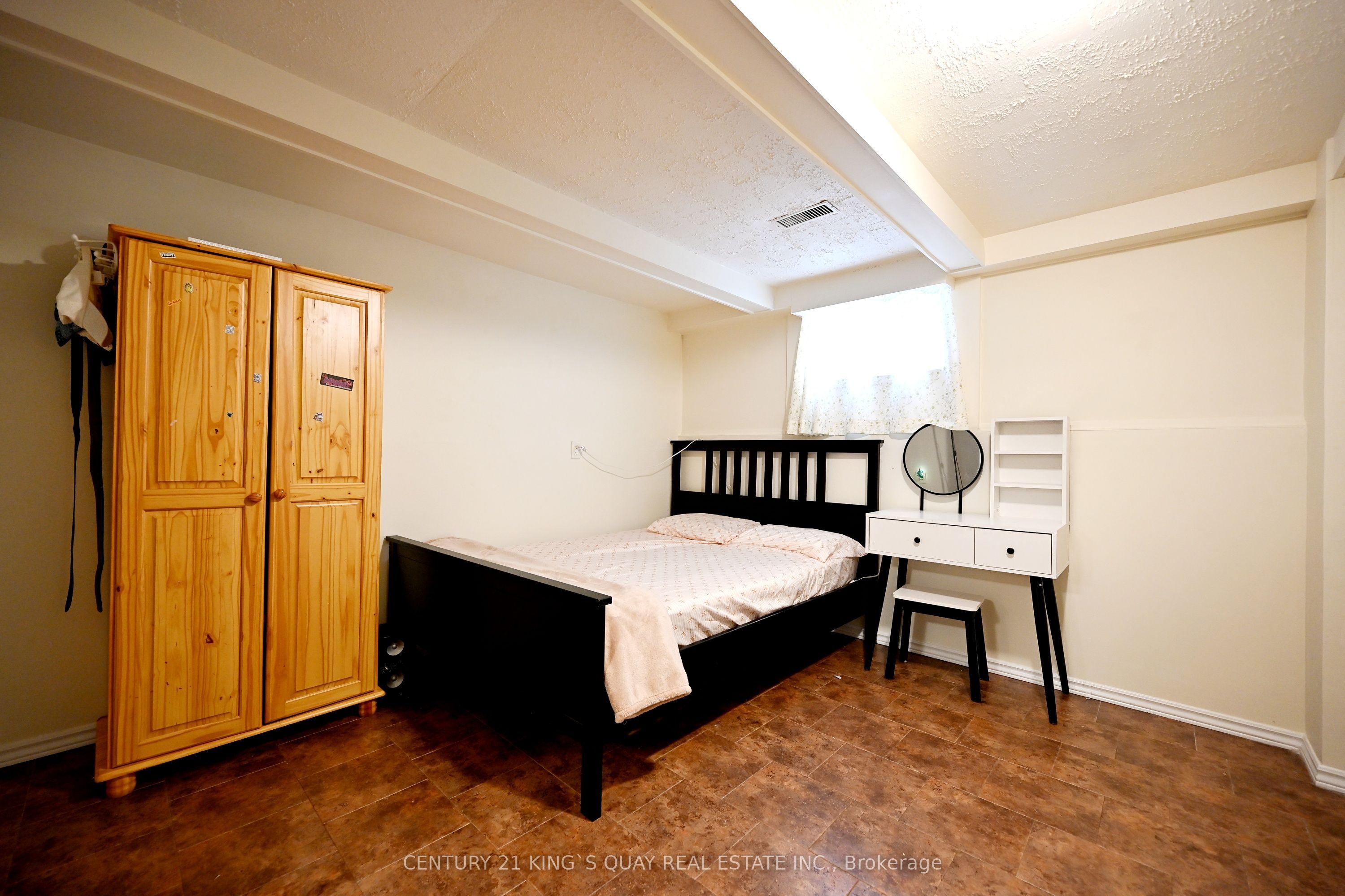 2 Robinson Street Property Photo 34
