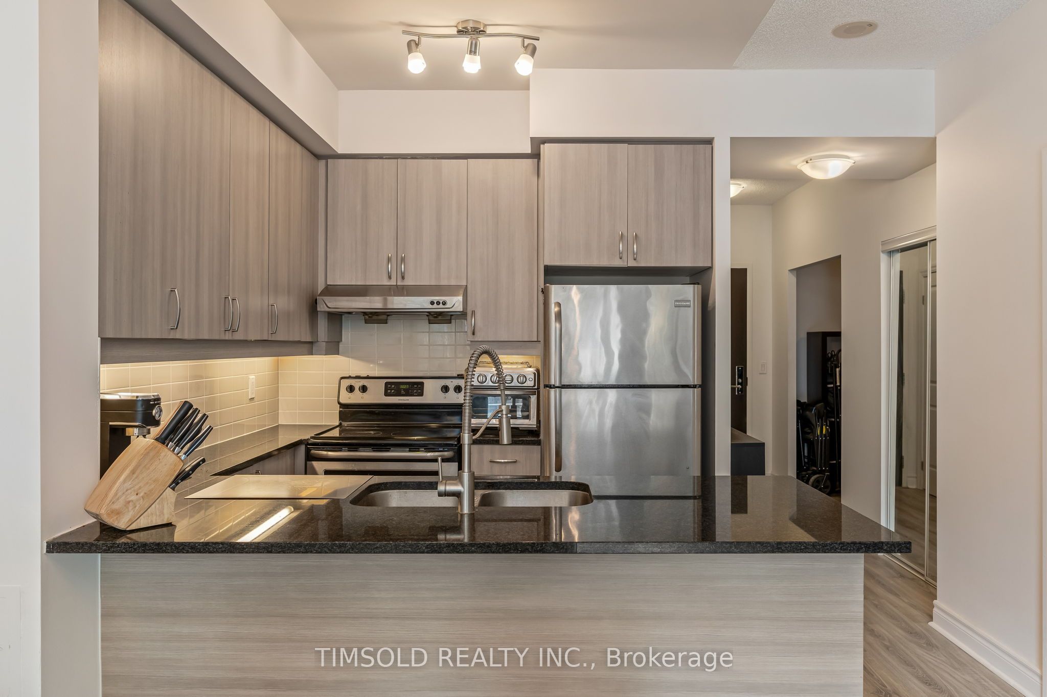 8130 Birchmount Road 411 Property Photo 12