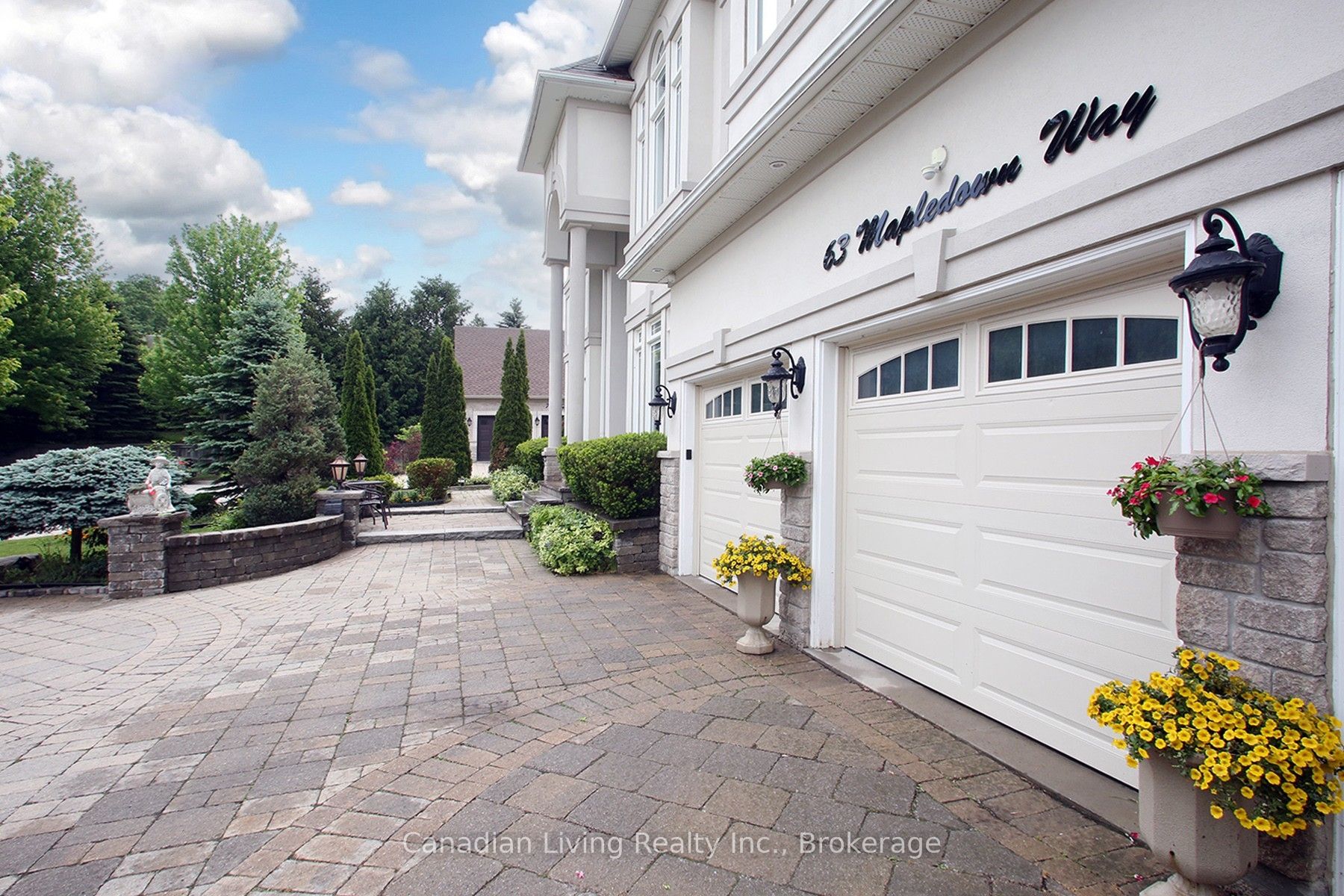 63 N Mapledown Way N Property Photo 4