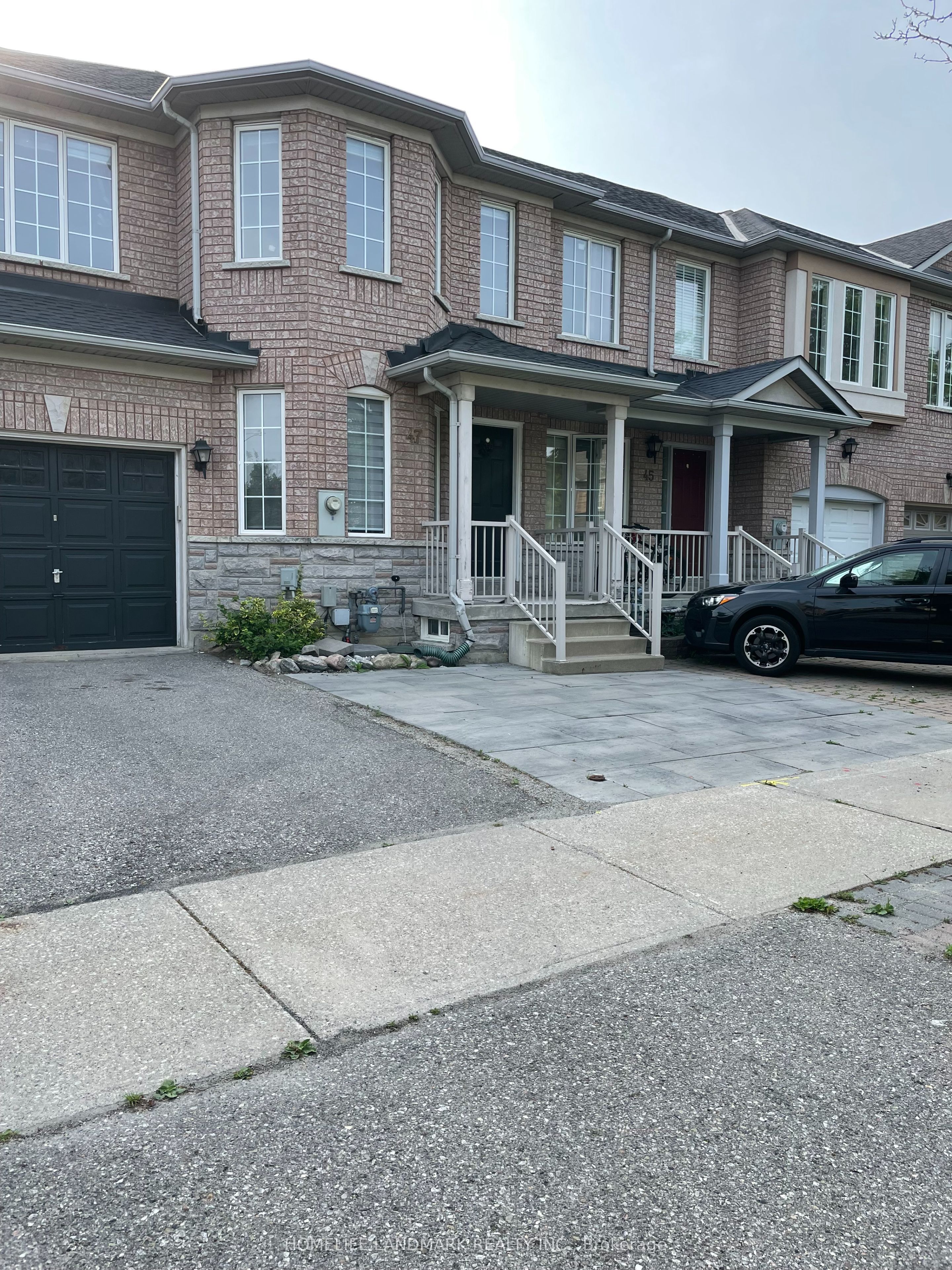 47 Waterton Crescent Property Photo 2