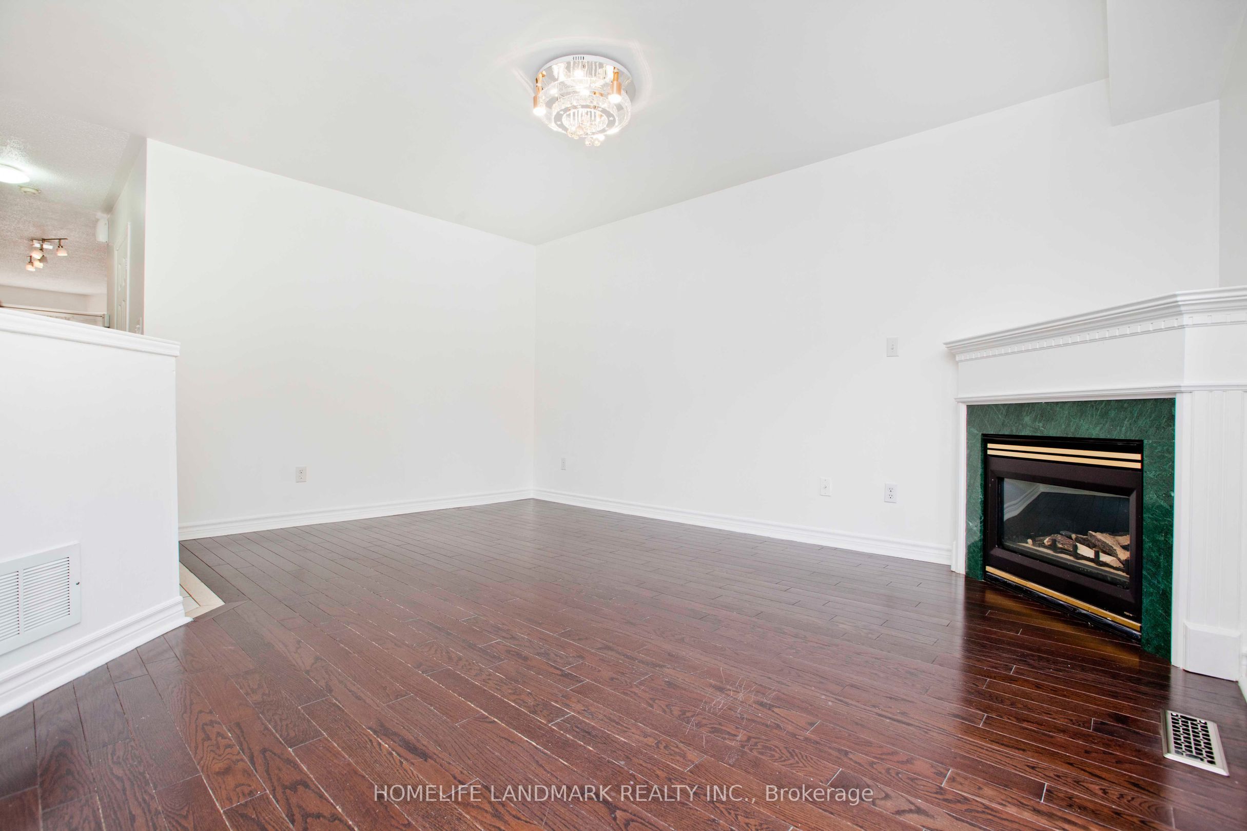 47 Waterton Crescent Property Photo 5