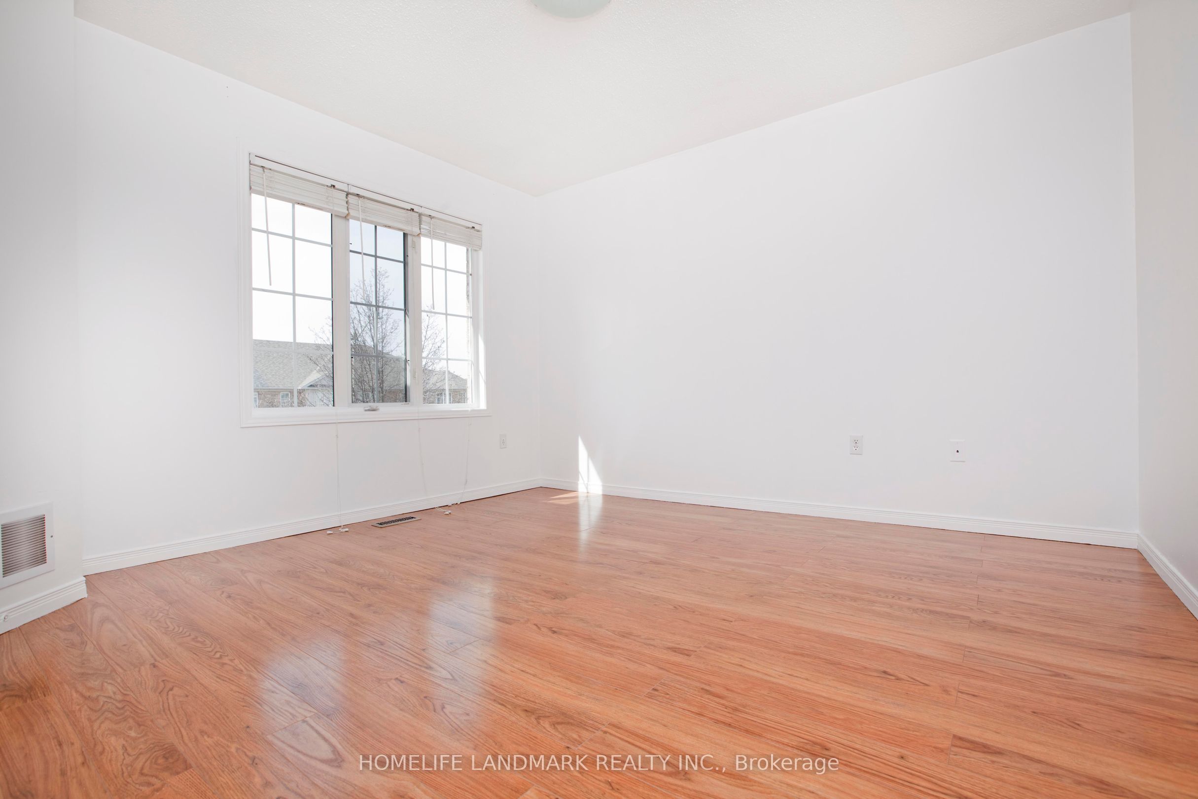 47 Waterton Crescent Property Photo 12