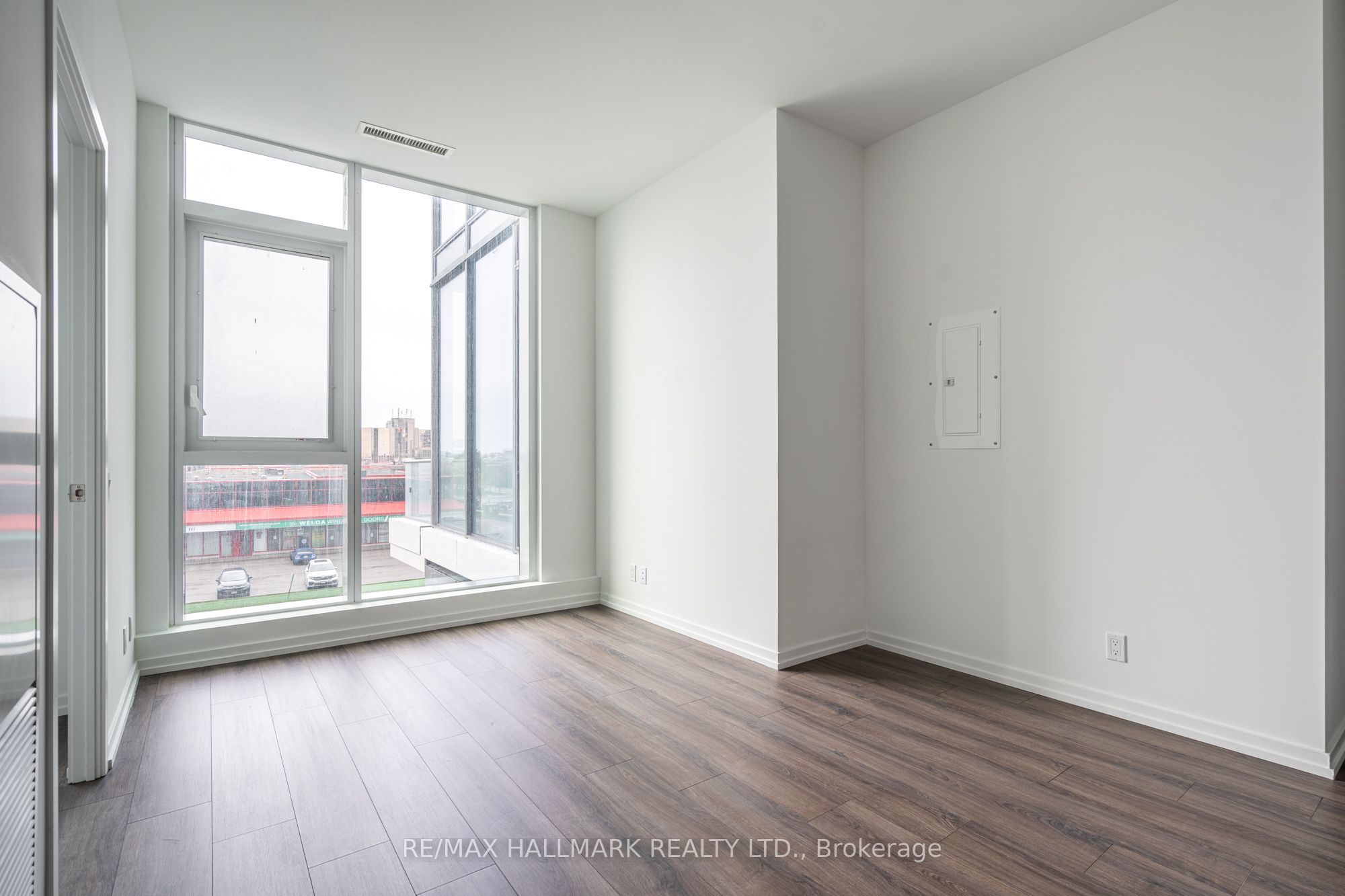 1000 Portage Parkway E 311 Property Photo 7