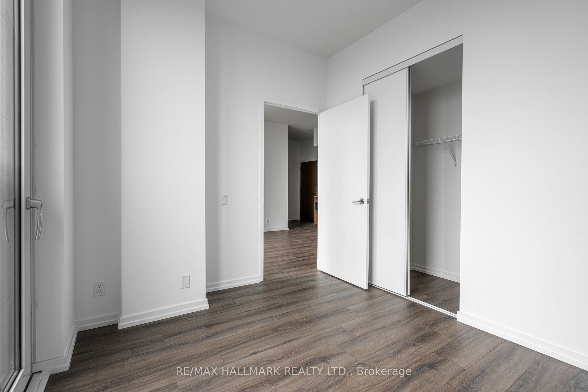 1000 Portage Parkway E 311 Property Photo 10