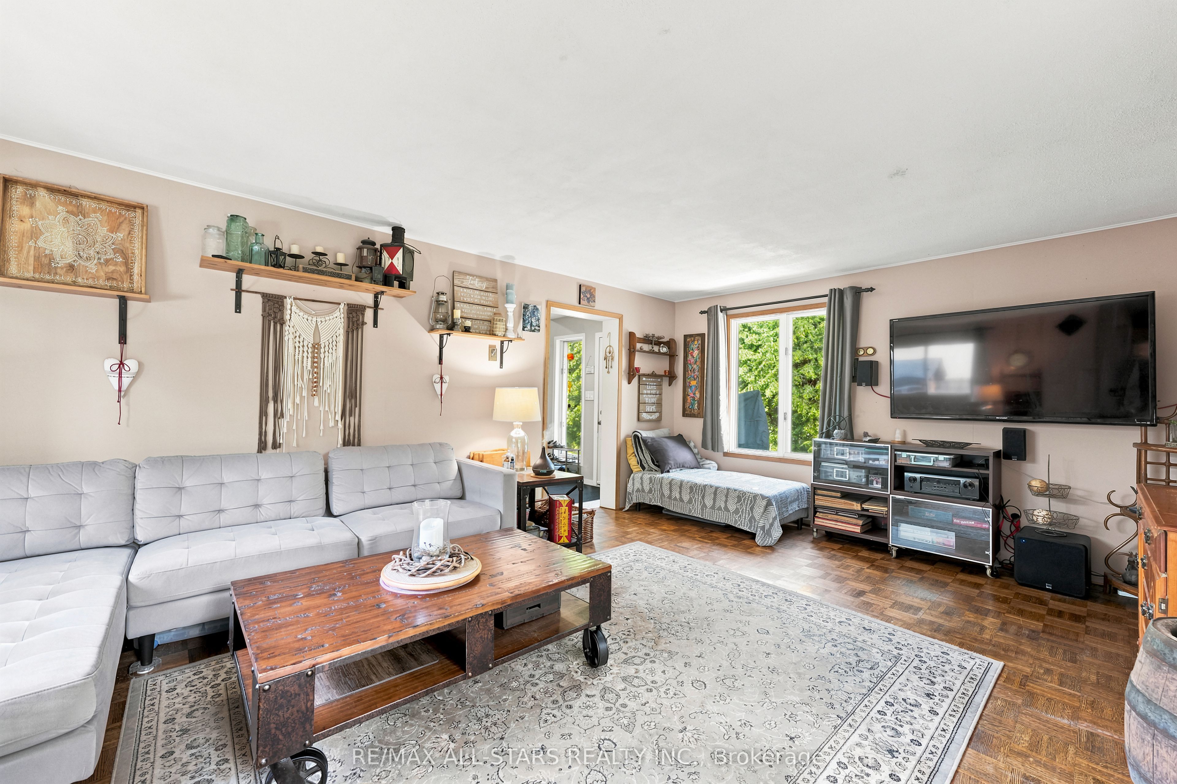 55 Linda Road Property Photo 11