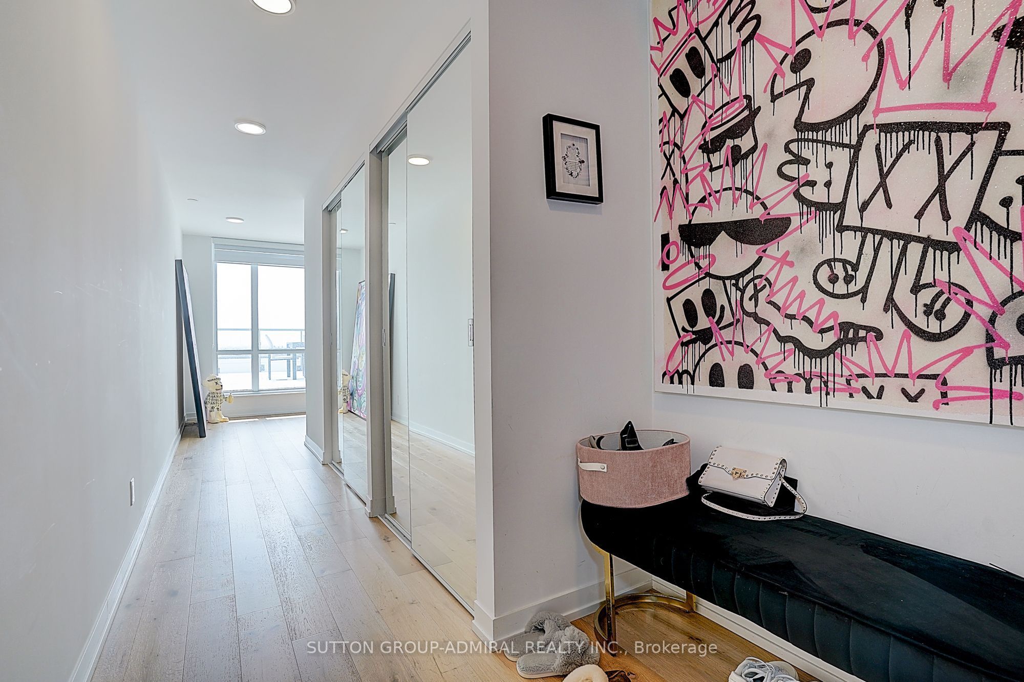 8 Beverley Glen Boulevard 712 Property Photo 3