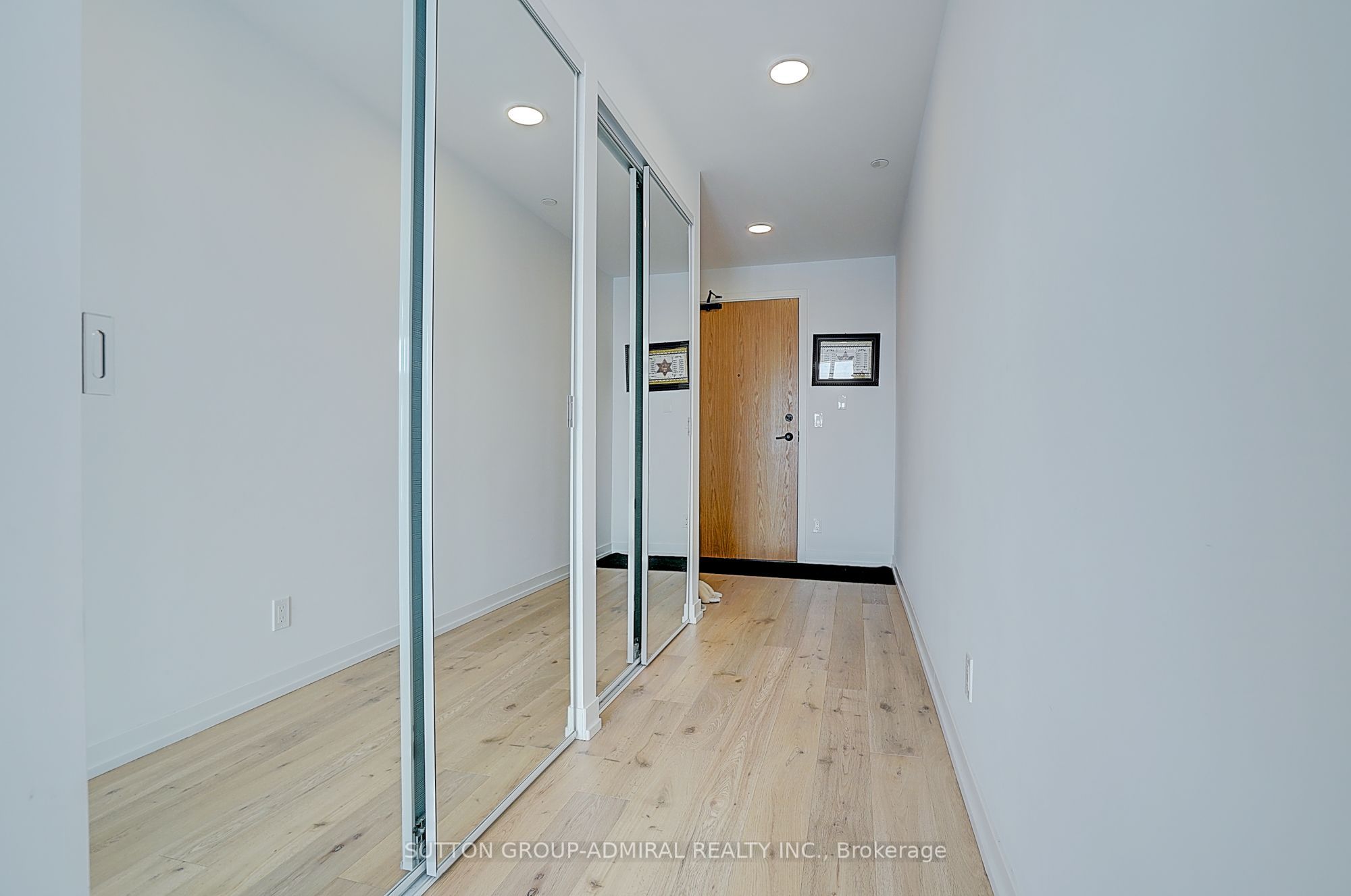 8 Beverley Glen Boulevard 712 Property Photo 5