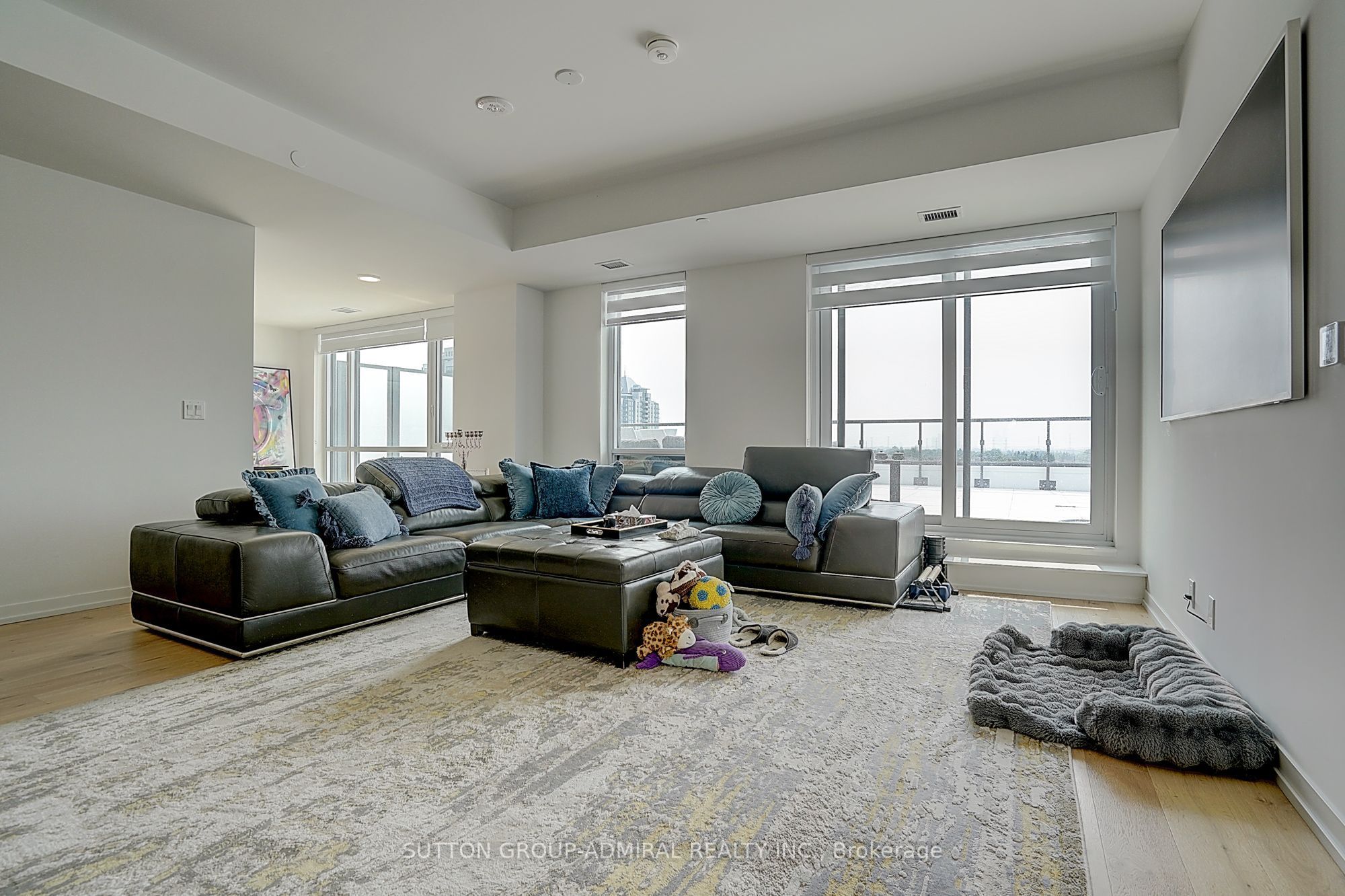 8 Beverley Glen Boulevard 712 Property Photo 11