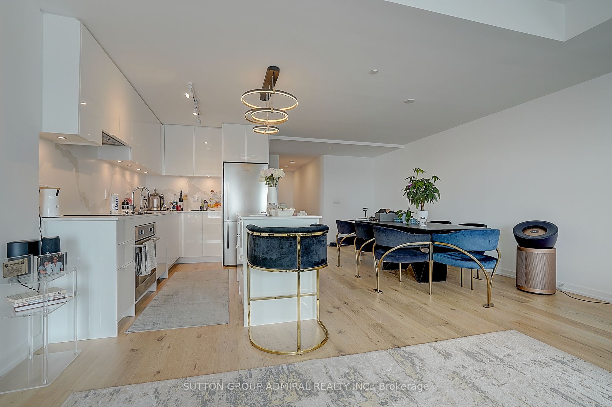 8 Beverley Glen Boulevard 712 Property Photo 14