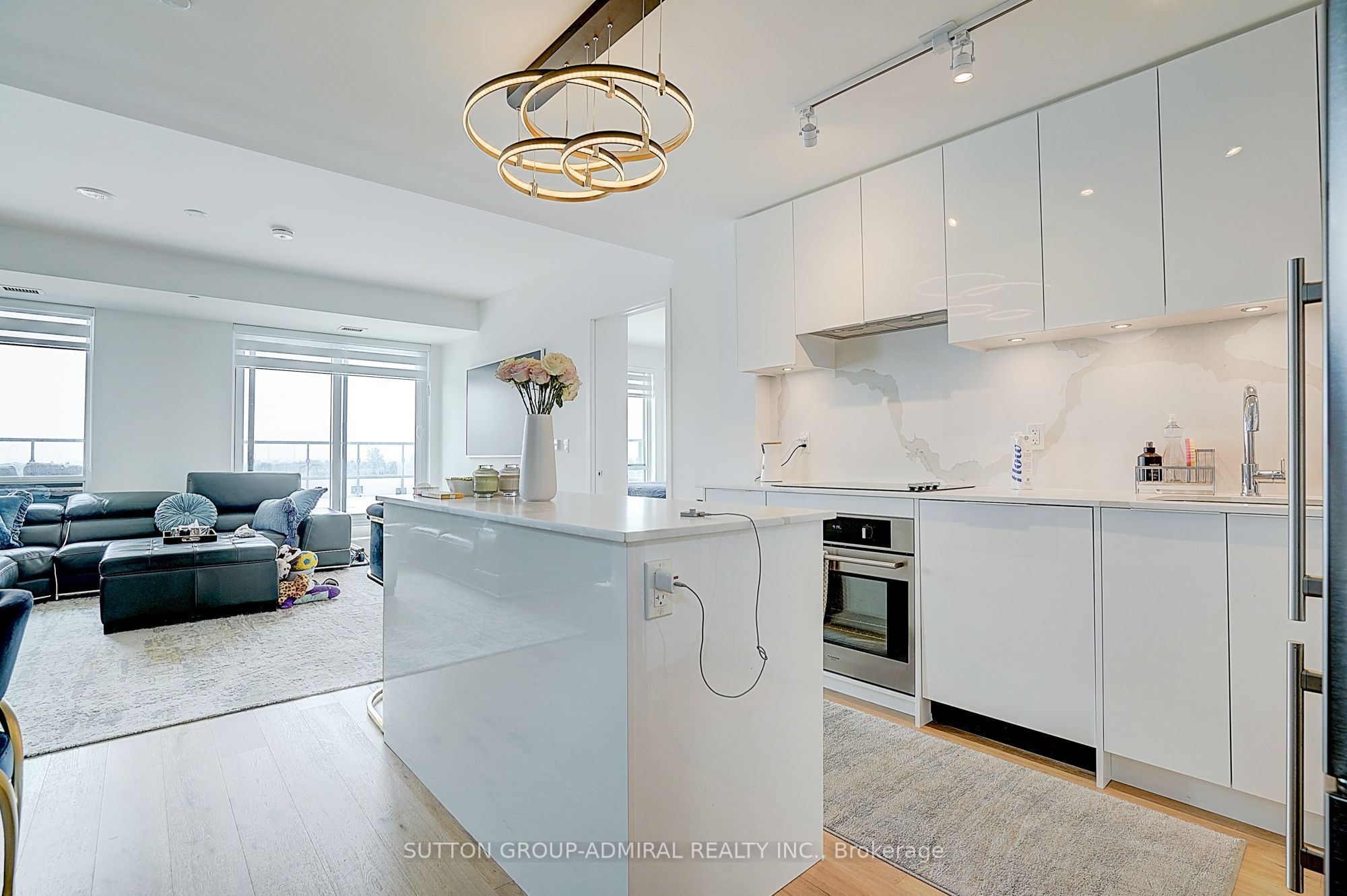 8 Beverley Glen Boulevard 712 Property Photo 19